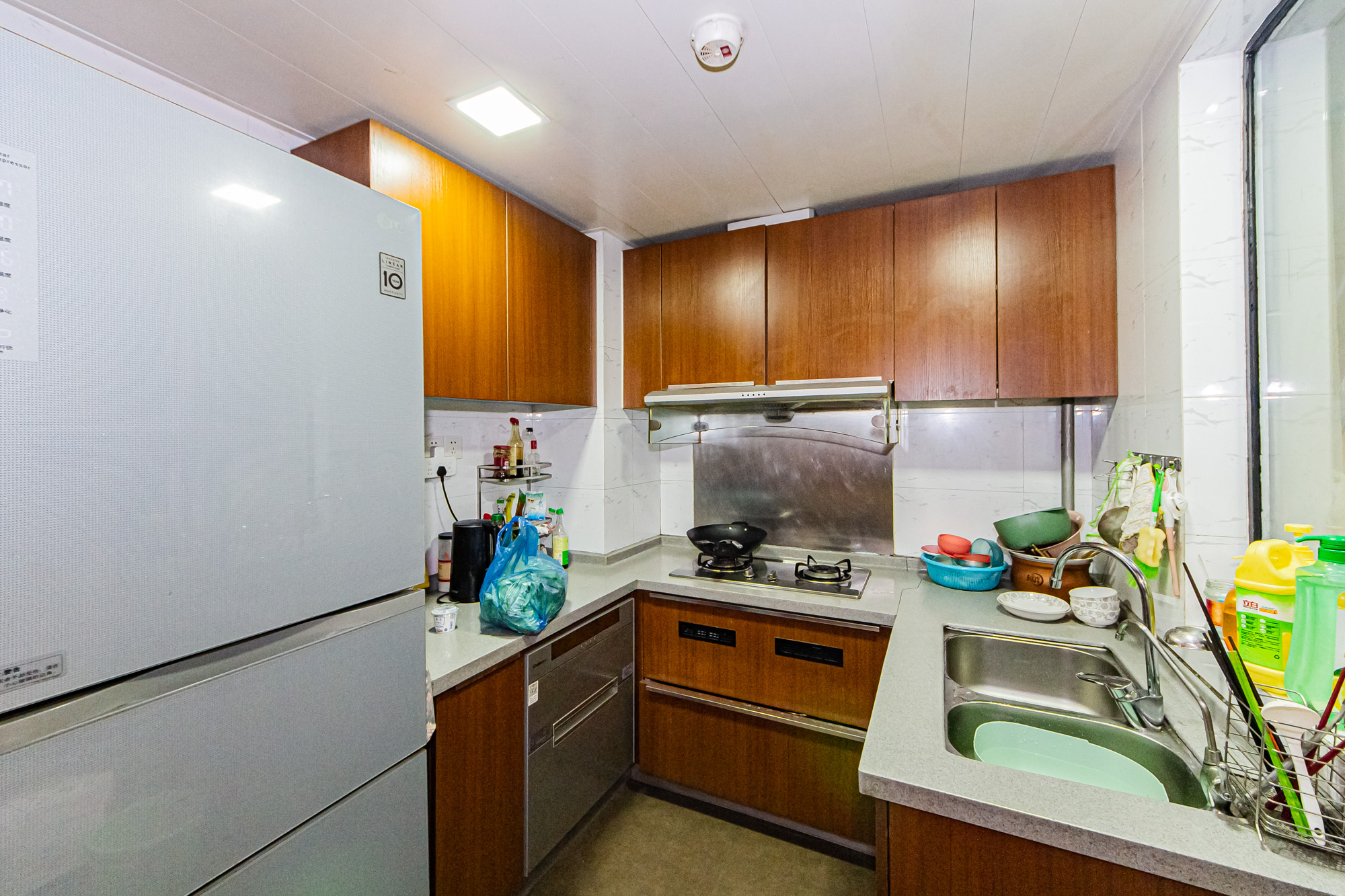 万科城  4室2厅2卫    110.0万 万科城  4室2厅2卫    110.0万厨房