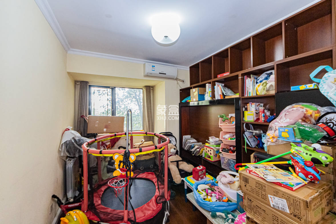 万科城  4室2厅2卫    110.0万 万科城  4室2厅2卫    110.0万卧室