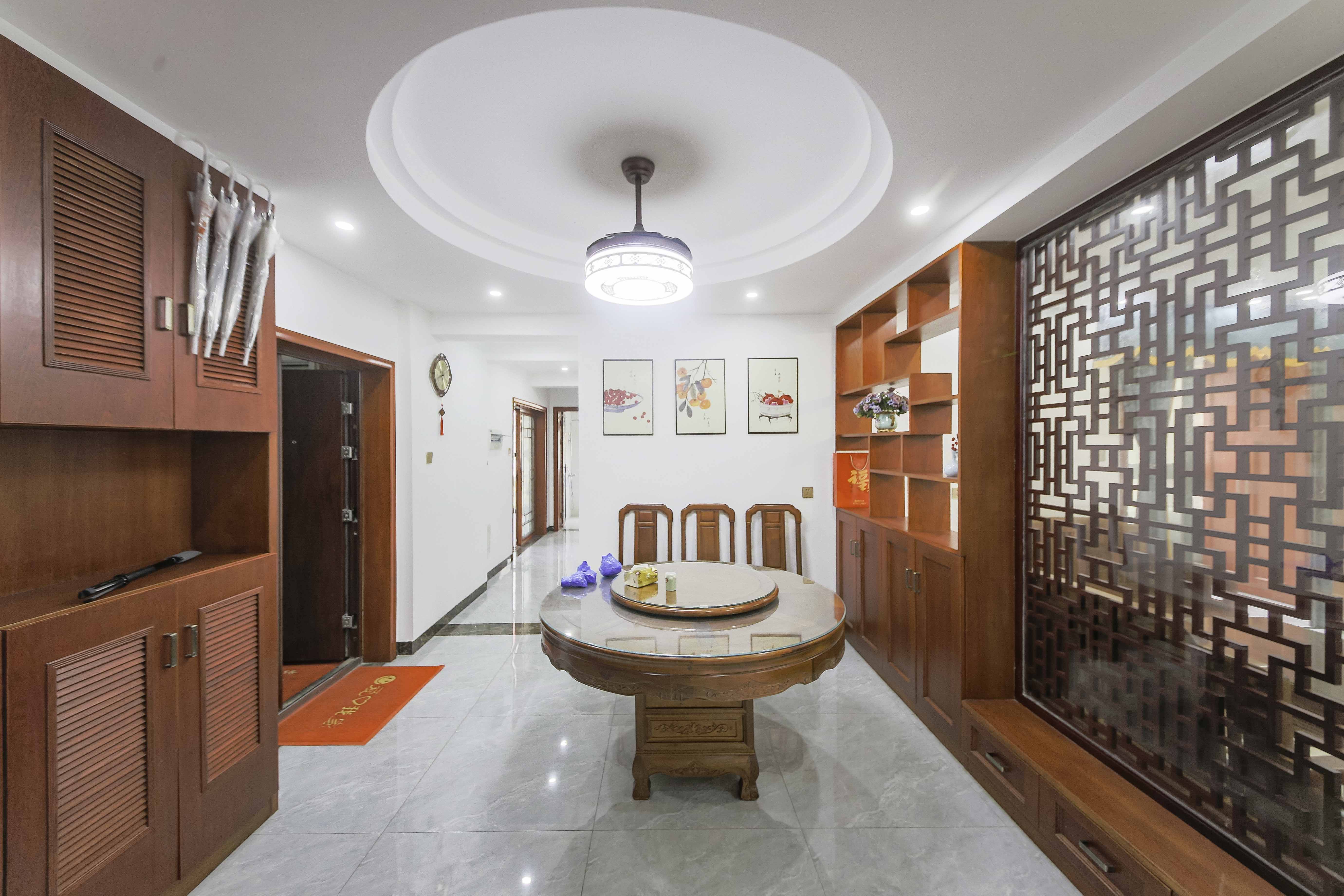 克拉美丽山庄(晟领国际) 4室2厅2卫 136.0万 克拉美丽山庄(晟领国际) 4室2厅2卫 136.0万客厅