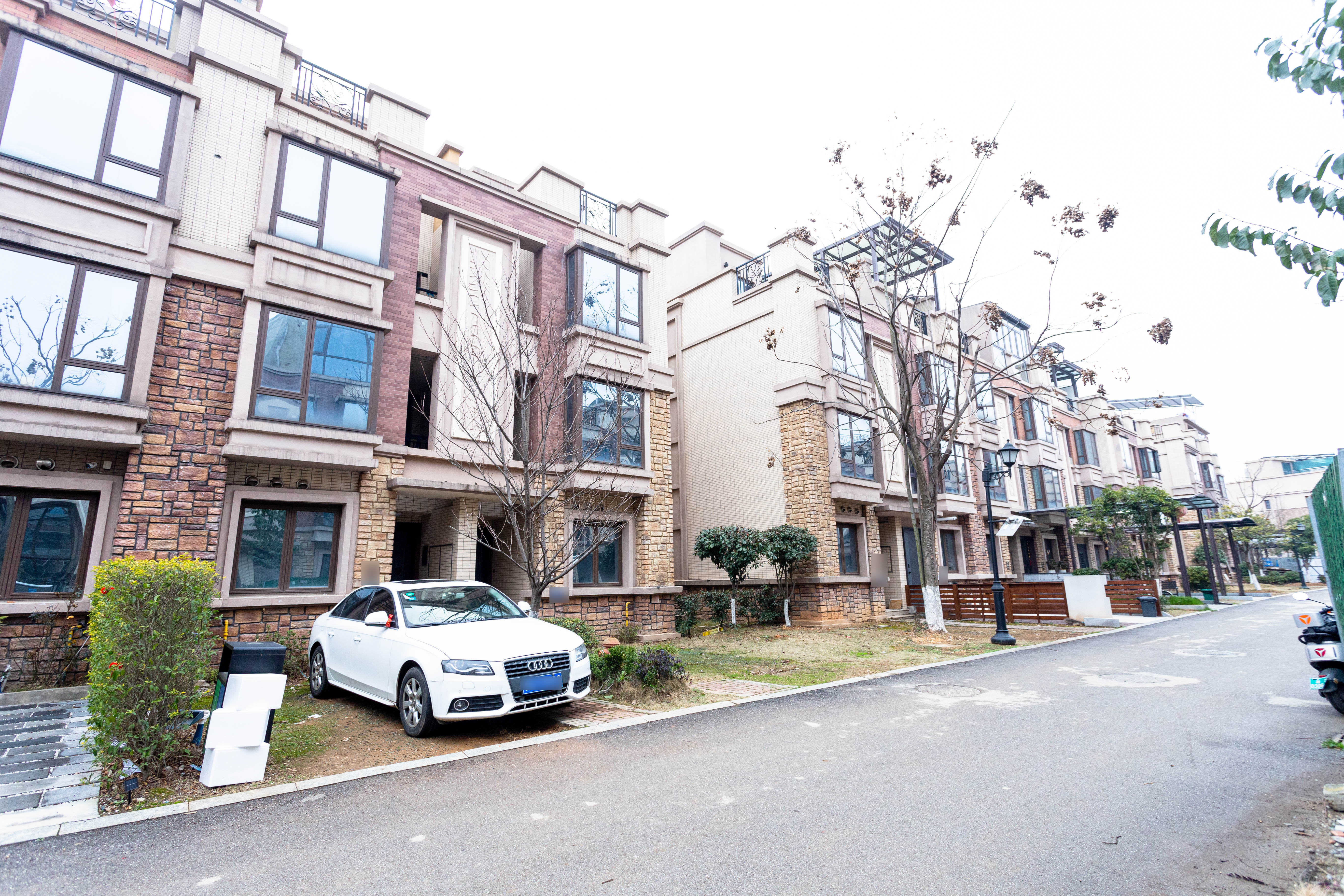 盈峰翠邸  4室2厅6卫    220.0万其他