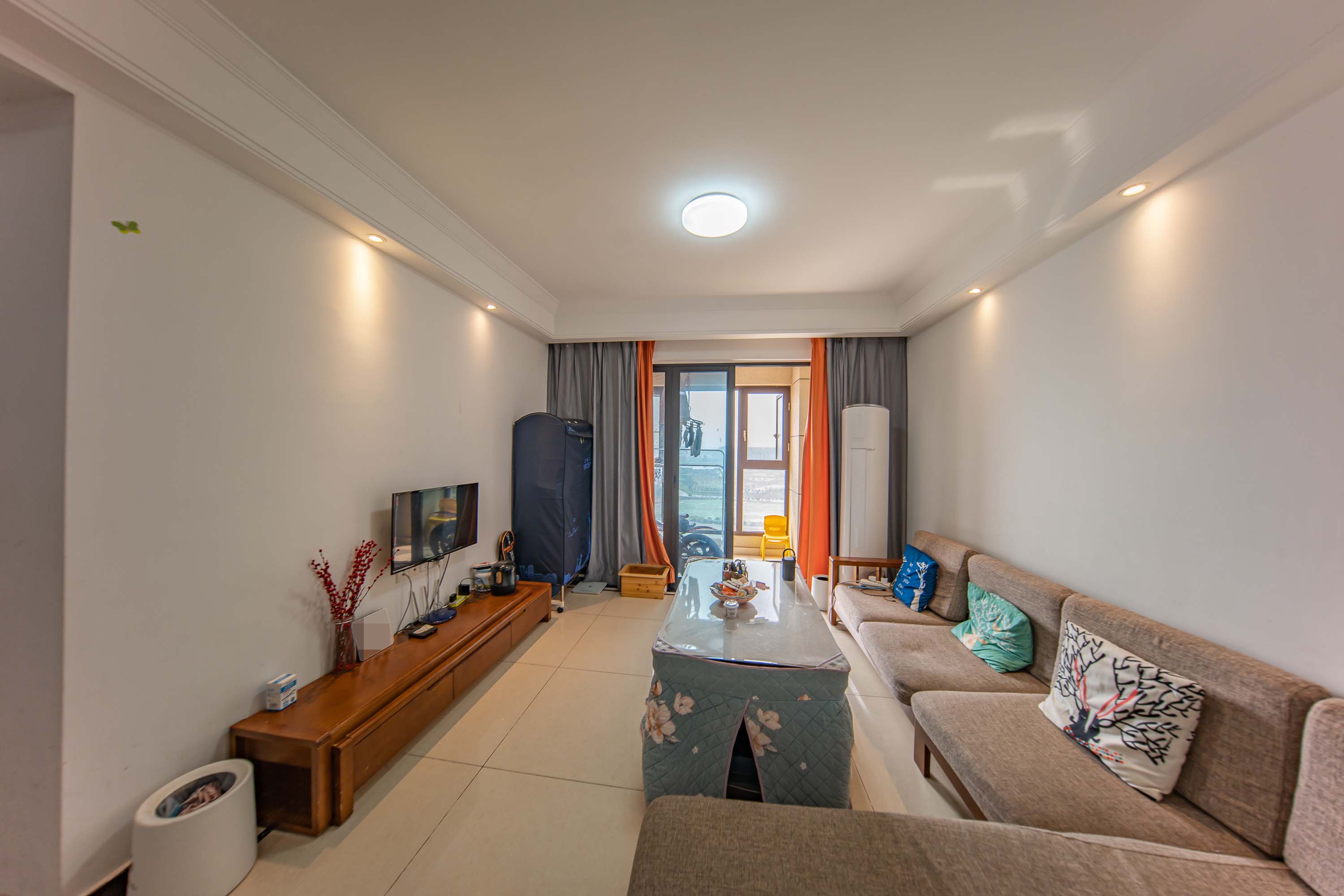 中海国际五期  3室2厅1卫    85.0万 中海国际五期  3室2厅1卫    85.0万客厅