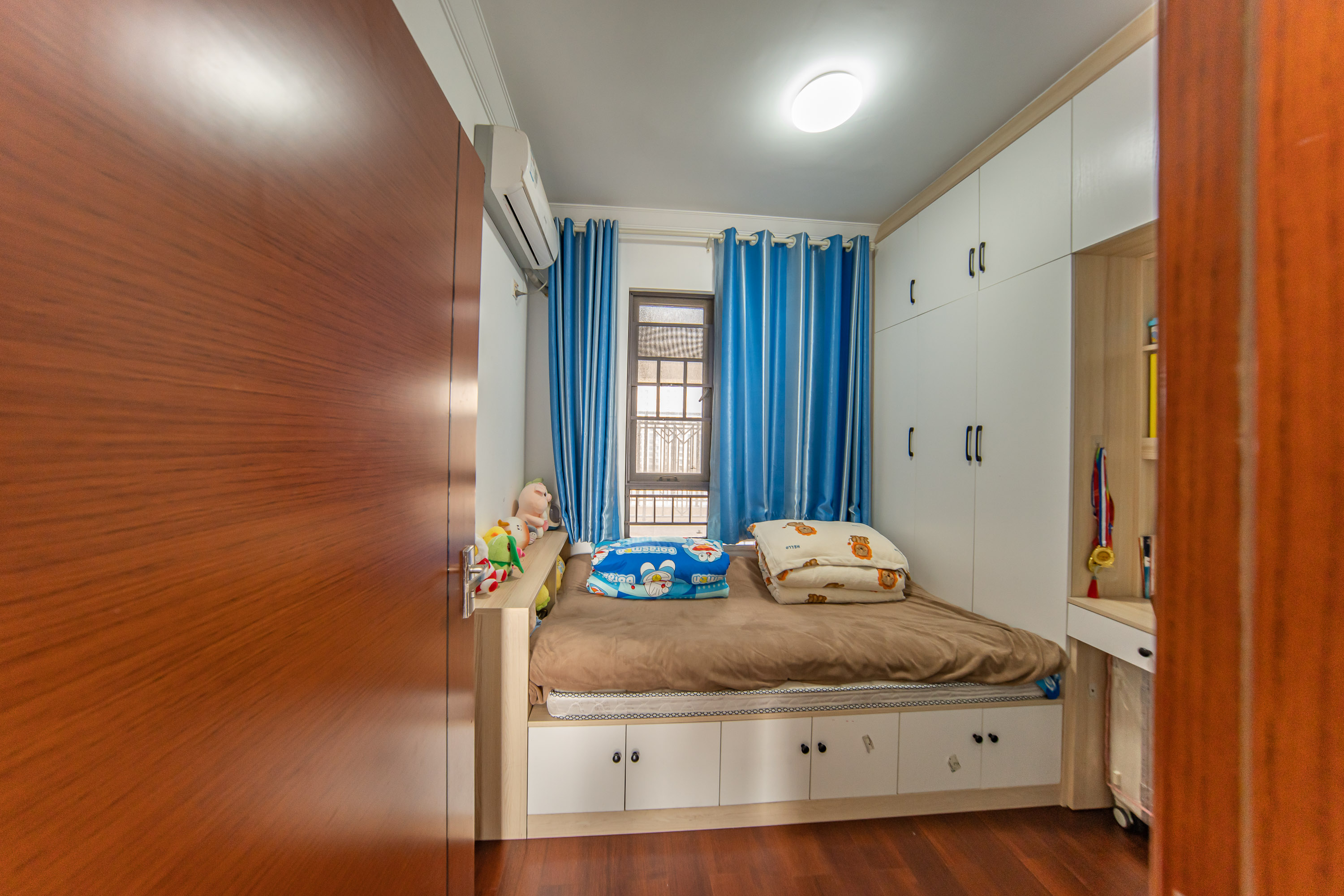 中海国际五期  3室2厅1卫    85.0万 中海国际五期  3室2厅1卫    85.0万卧室