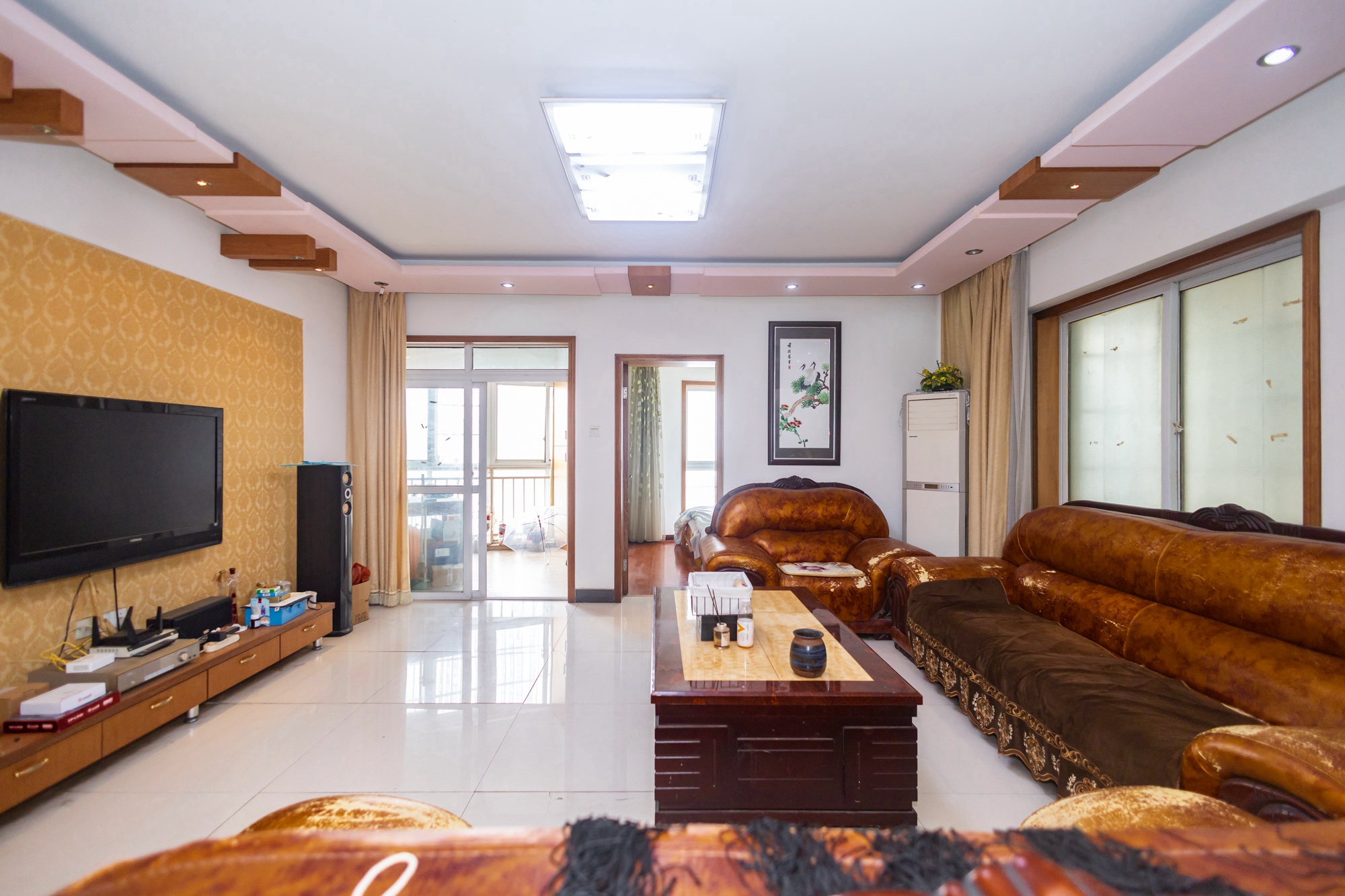 未来现代城 4室2厅2卫 79.8万 未来现代城 4室2厅2卫 79.8万客厅