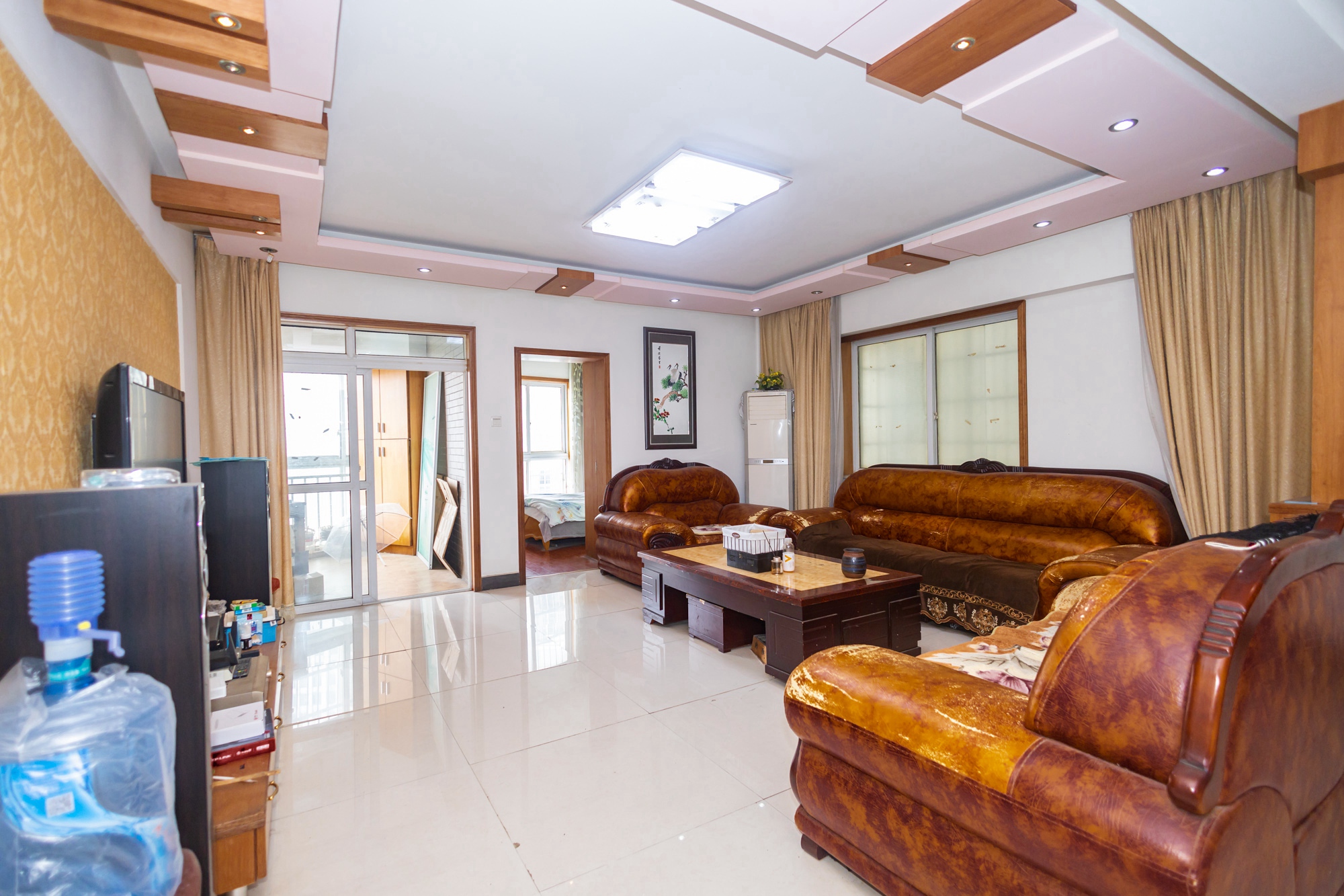 未来现代城 4室2厅2卫 79.8万 未来现代城 4室2厅2卫 79.8万客厅