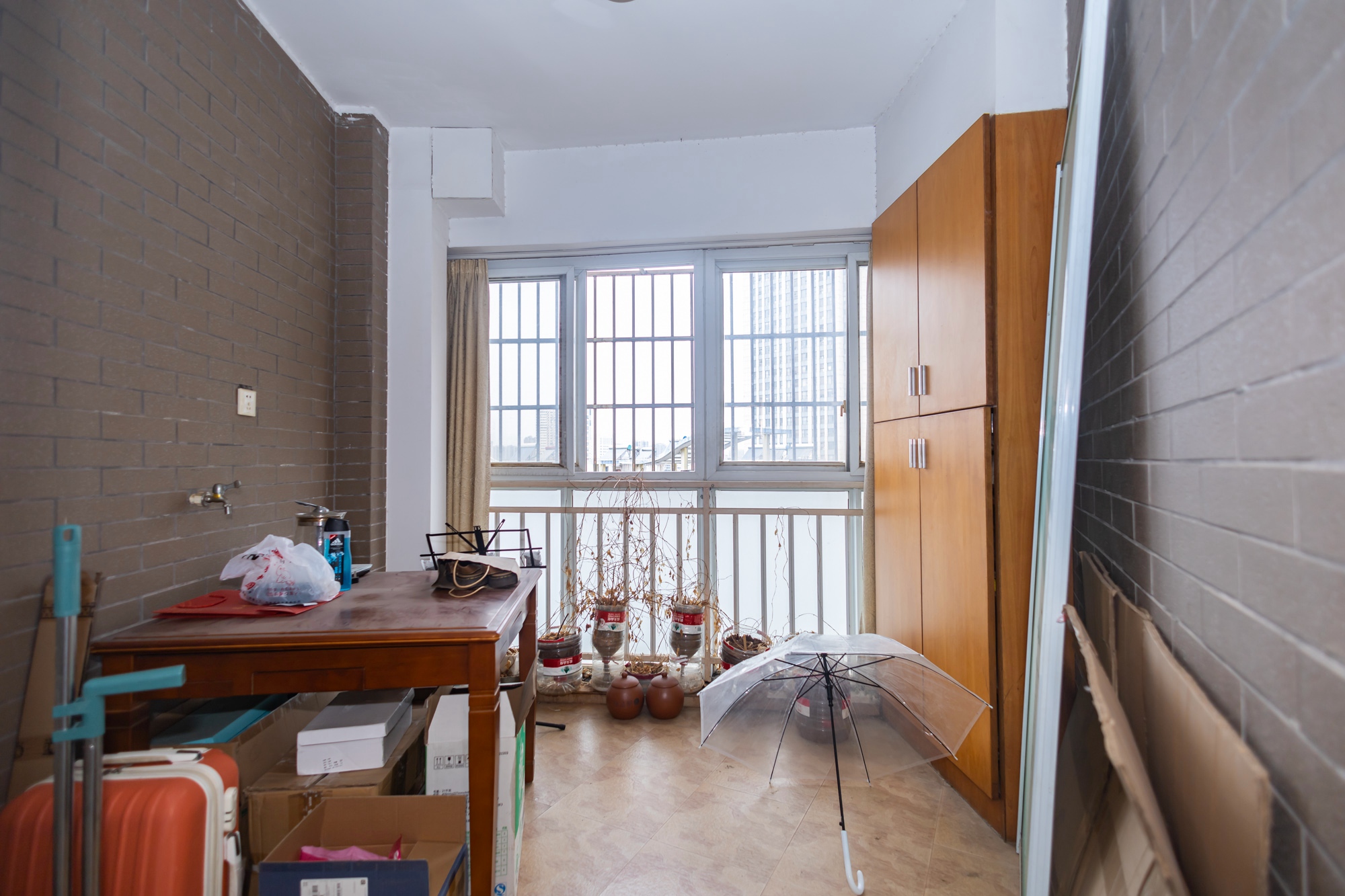 未来现代城 4室2厅2卫 79.8万 未来现代城 4室2厅2卫 79.8万阳台