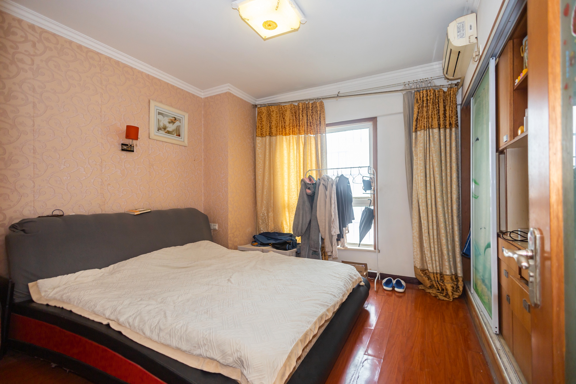 未来现代城 4室2厅2卫 79.8万 未来现代城 4室2厅2卫 79.8万卧室