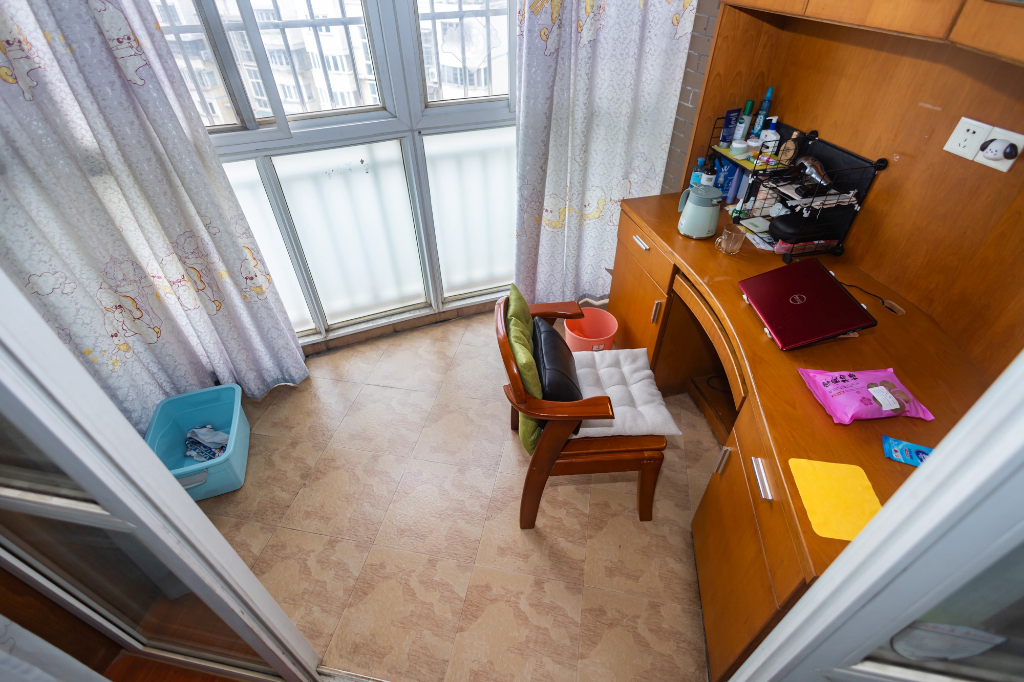 未来现代城 4室2厅2卫 79.8万 未来现代城 4室2厅2卫 79.8万阳台