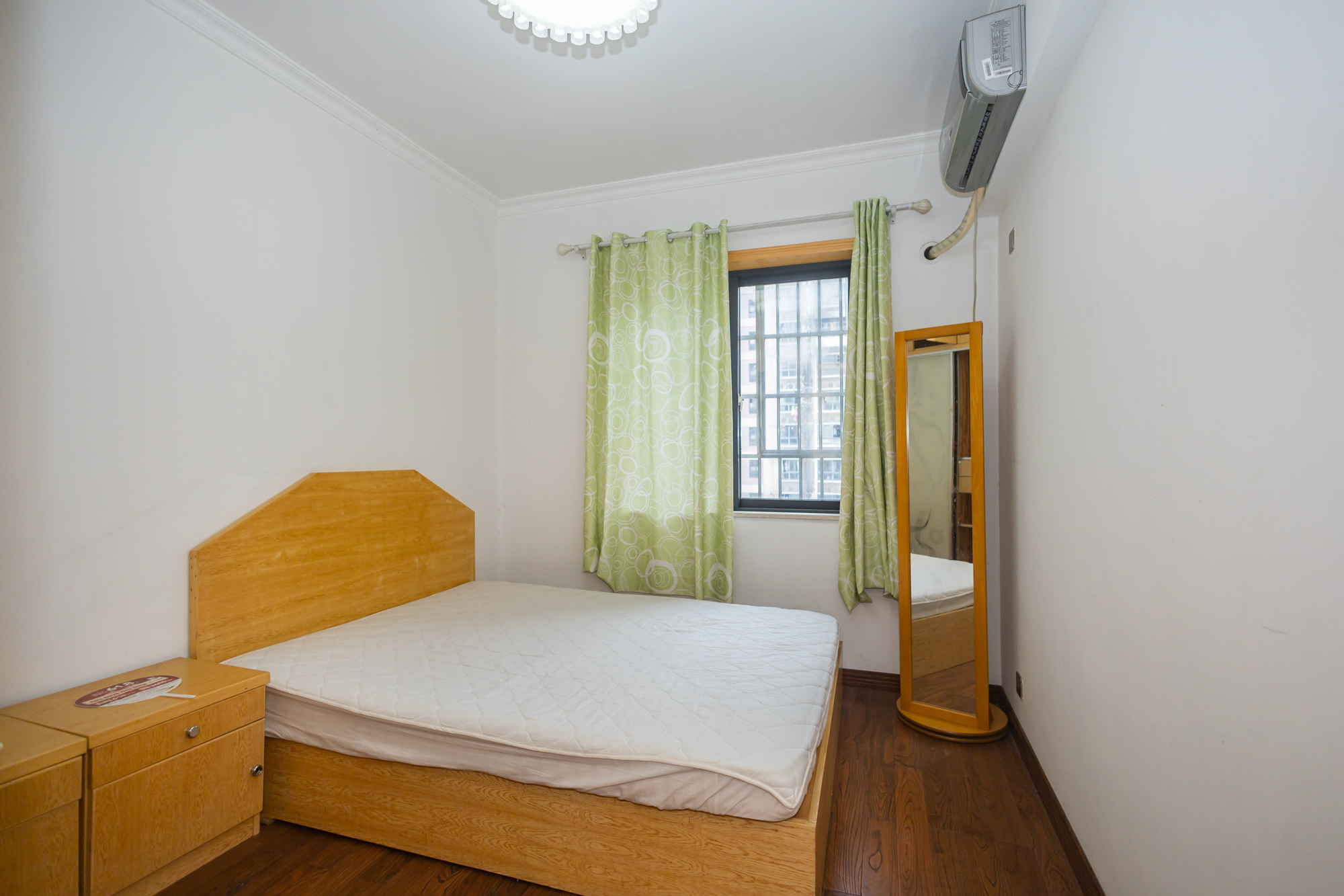 尚都花园城 3室2厅2卫 63.8万 尚都花园城 3室2厅2卫 63.8万卧室