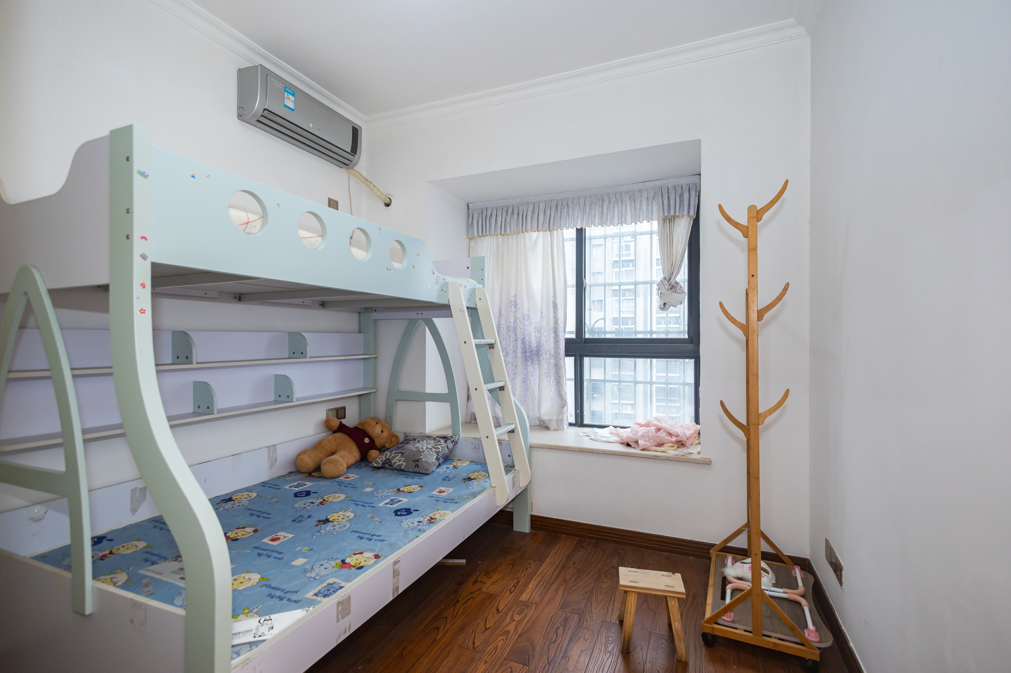 尚都花园城 3室2厅2卫 63.8万 尚都花园城 3室2厅2卫 63.8万卧室