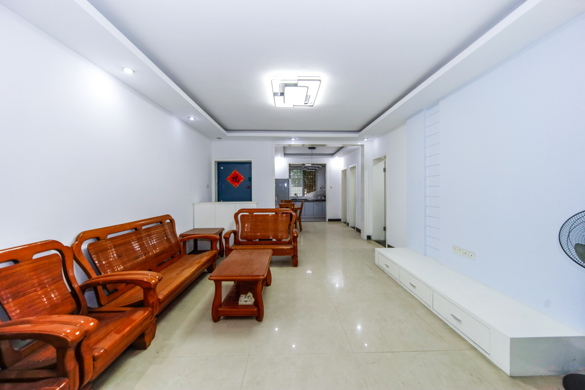 德馨园  2室2厅2卫    56.0万 德馨园  2室2厅2卫    56.0万客厅