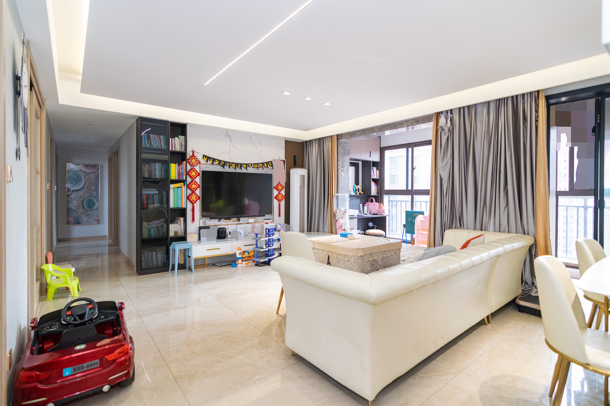 新城国际花都 4室2厅2卫 85.0万 新城国际花都 4室2厅2卫 85.0万客厅