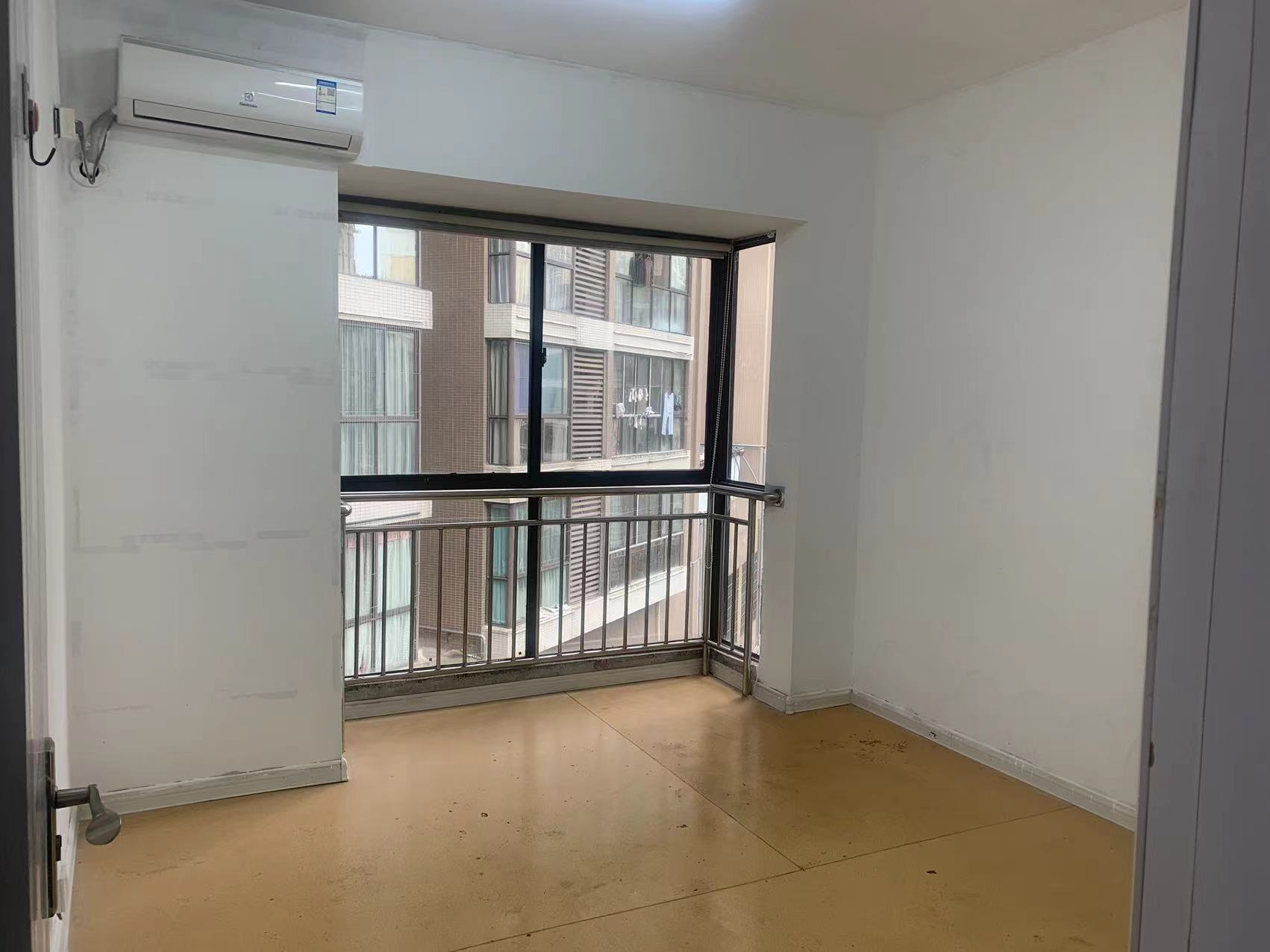 明兴翰苑一期  4室2厅2卫   2500.00元/月室内图