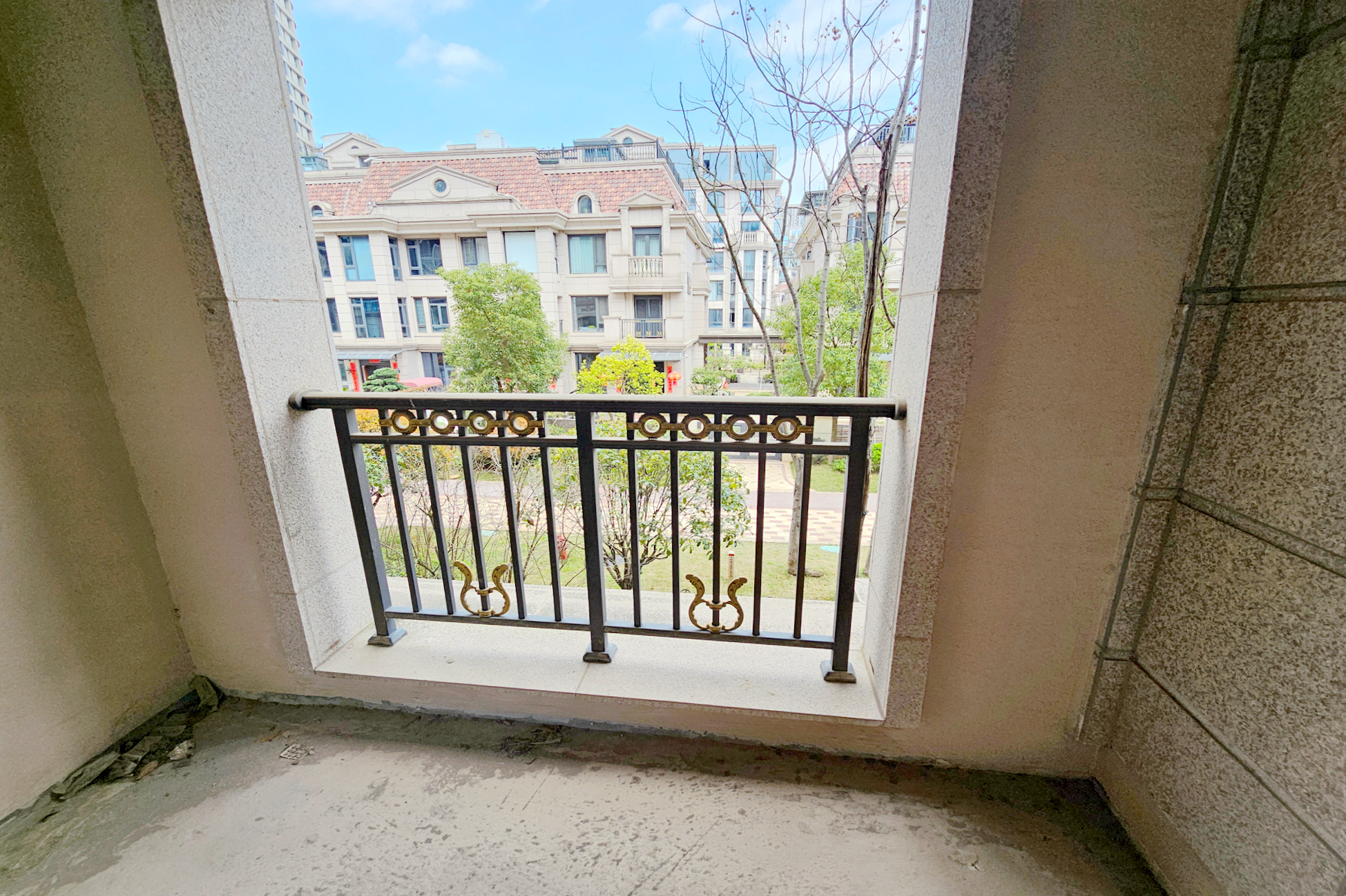 明昇壹城(明昇时代广场)一期 3室2厅2卫 220.0万 明昇壹城(明昇时代广场)一期 3室2厅2卫 220.0万阳台