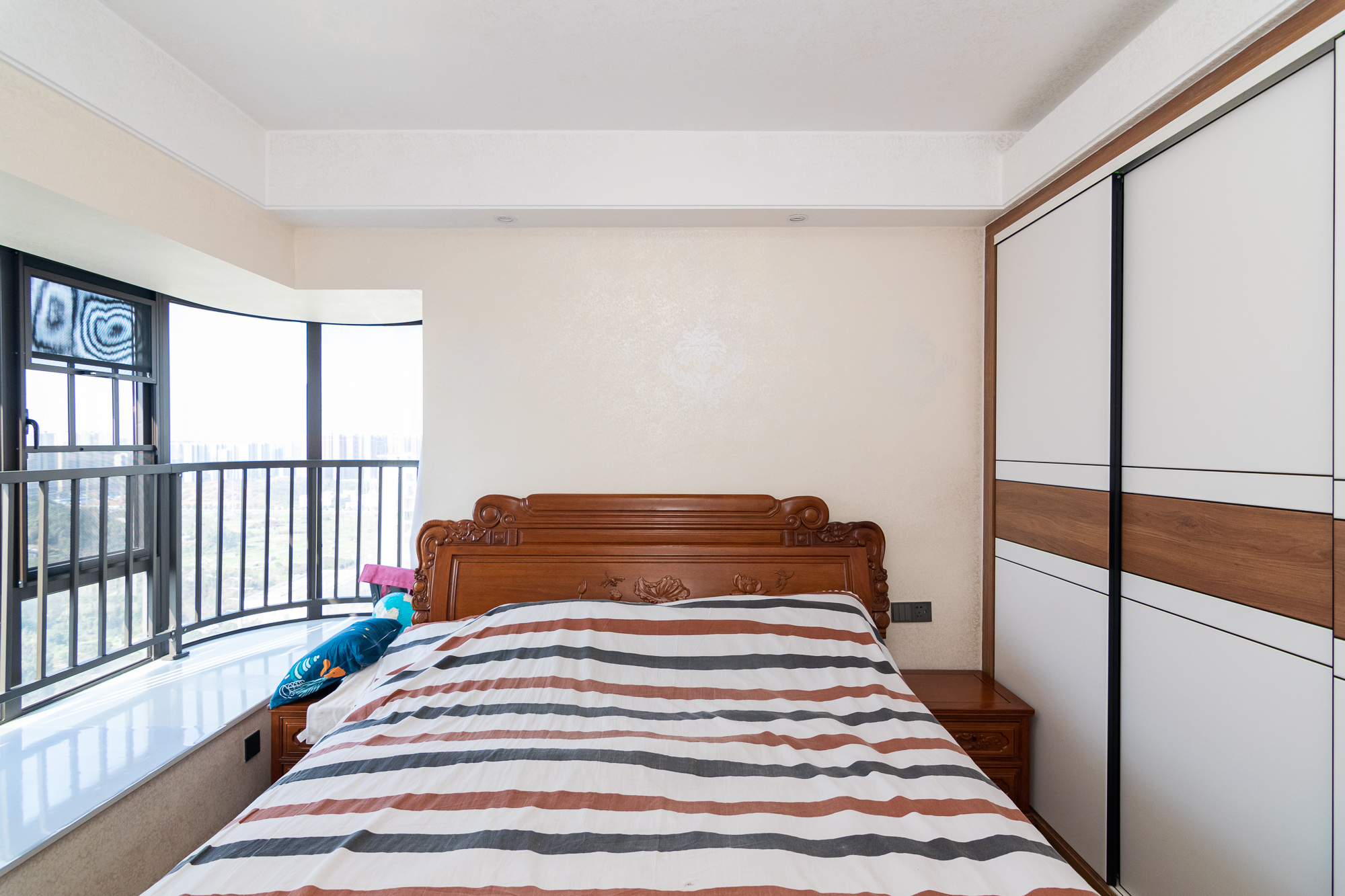 润和美郡(润和紫郡五期) 3室2厅2卫 127.6万 润和美郡(润和紫郡五期) 3室2厅2卫 127.6万卧室