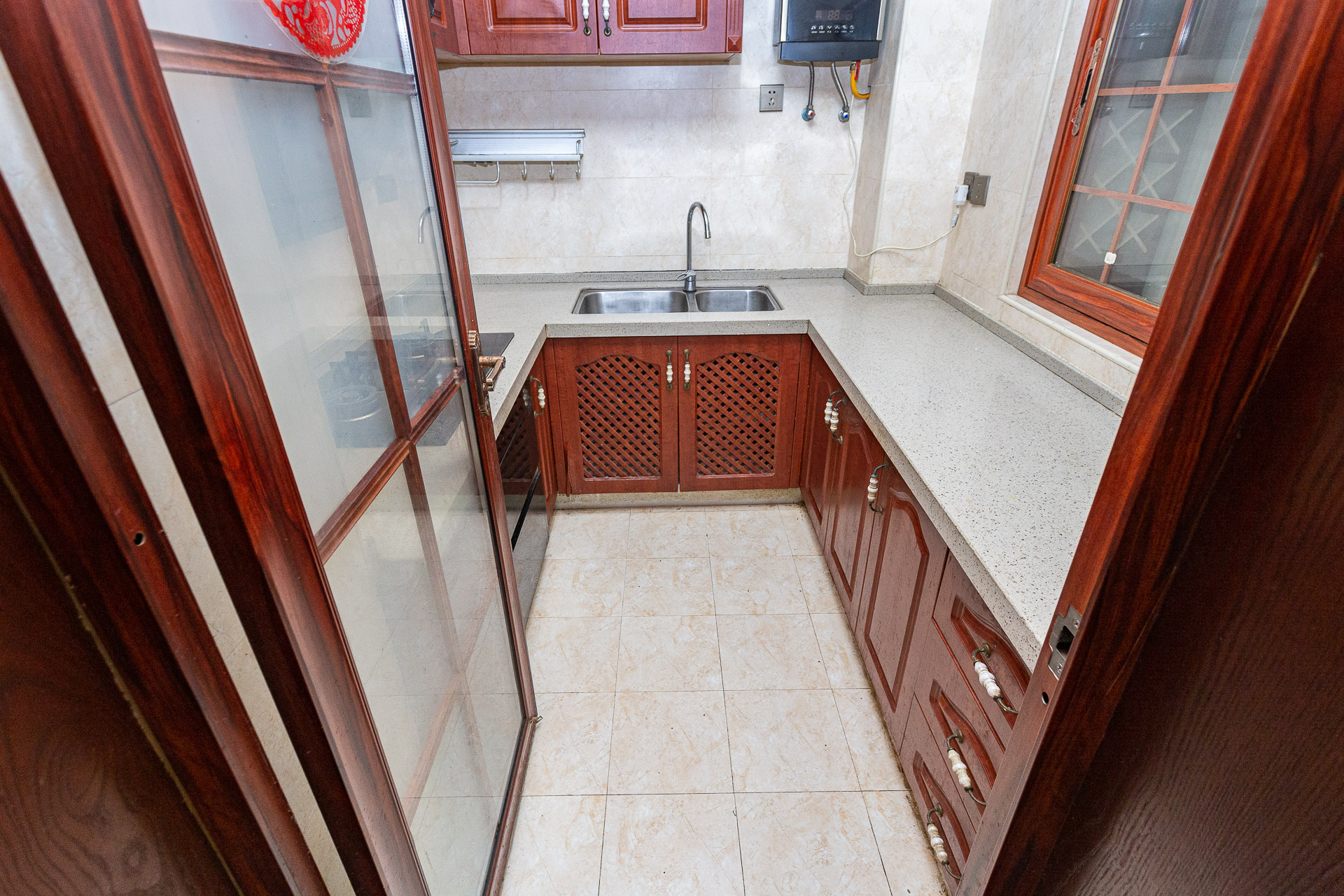 勤诚达新界 3室2厅1卫 82.0万 勤诚达新界 3室2厅1卫 82.0万厨房