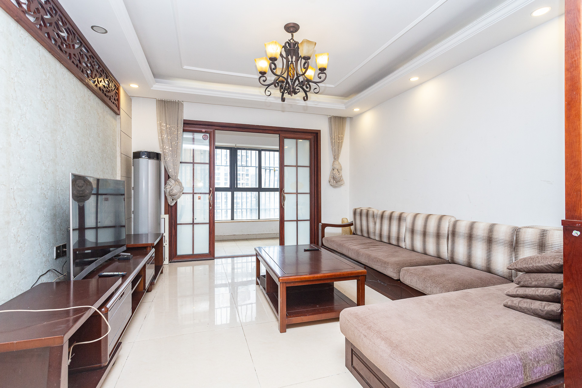 勤诚达新界 3室2厅1卫 82.0万 勤诚达新界 3室2厅1卫 82.0万客厅