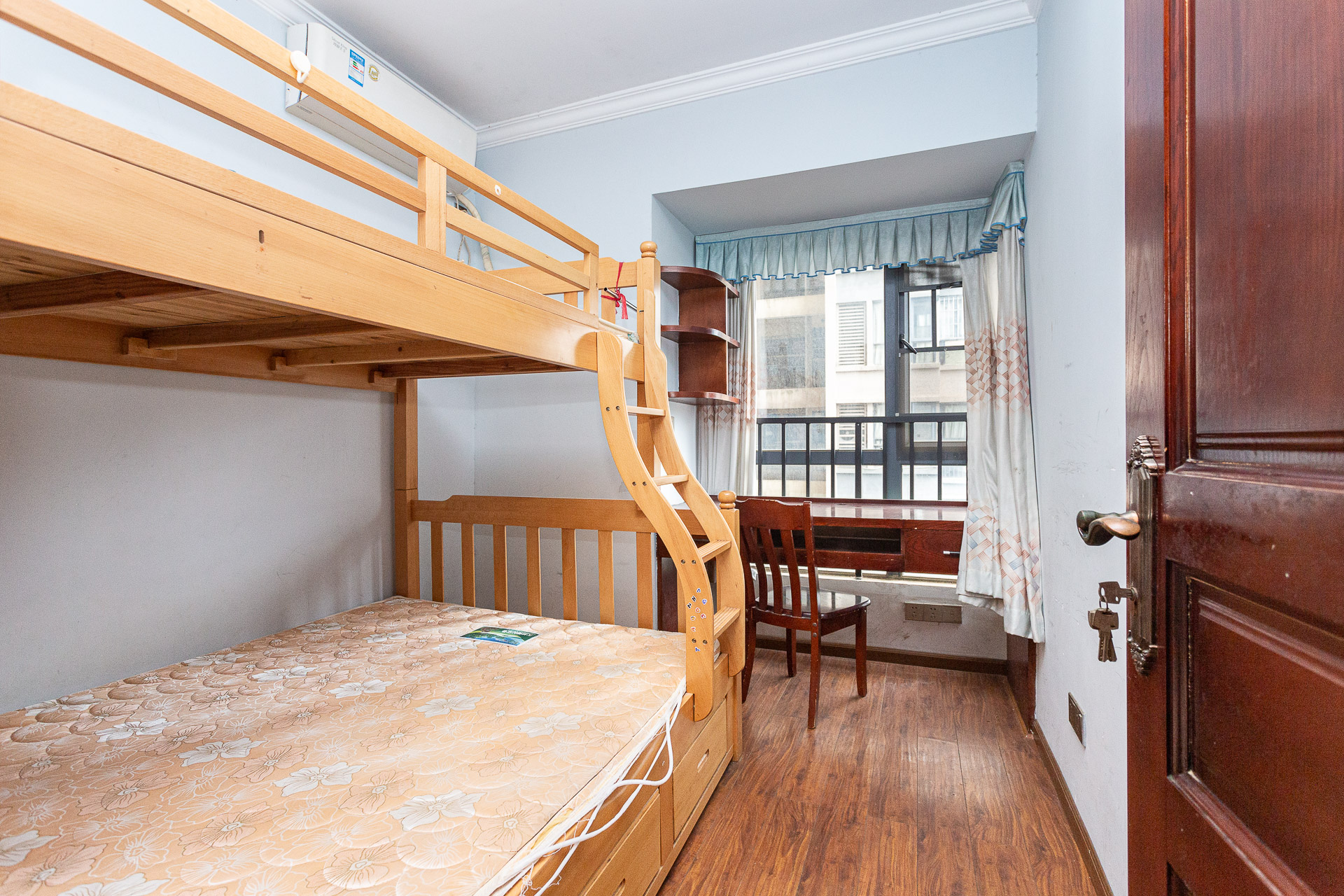 勤诚达新界 3室2厅1卫 82.0万 勤诚达新界 3室2厅1卫 82.0万卧室