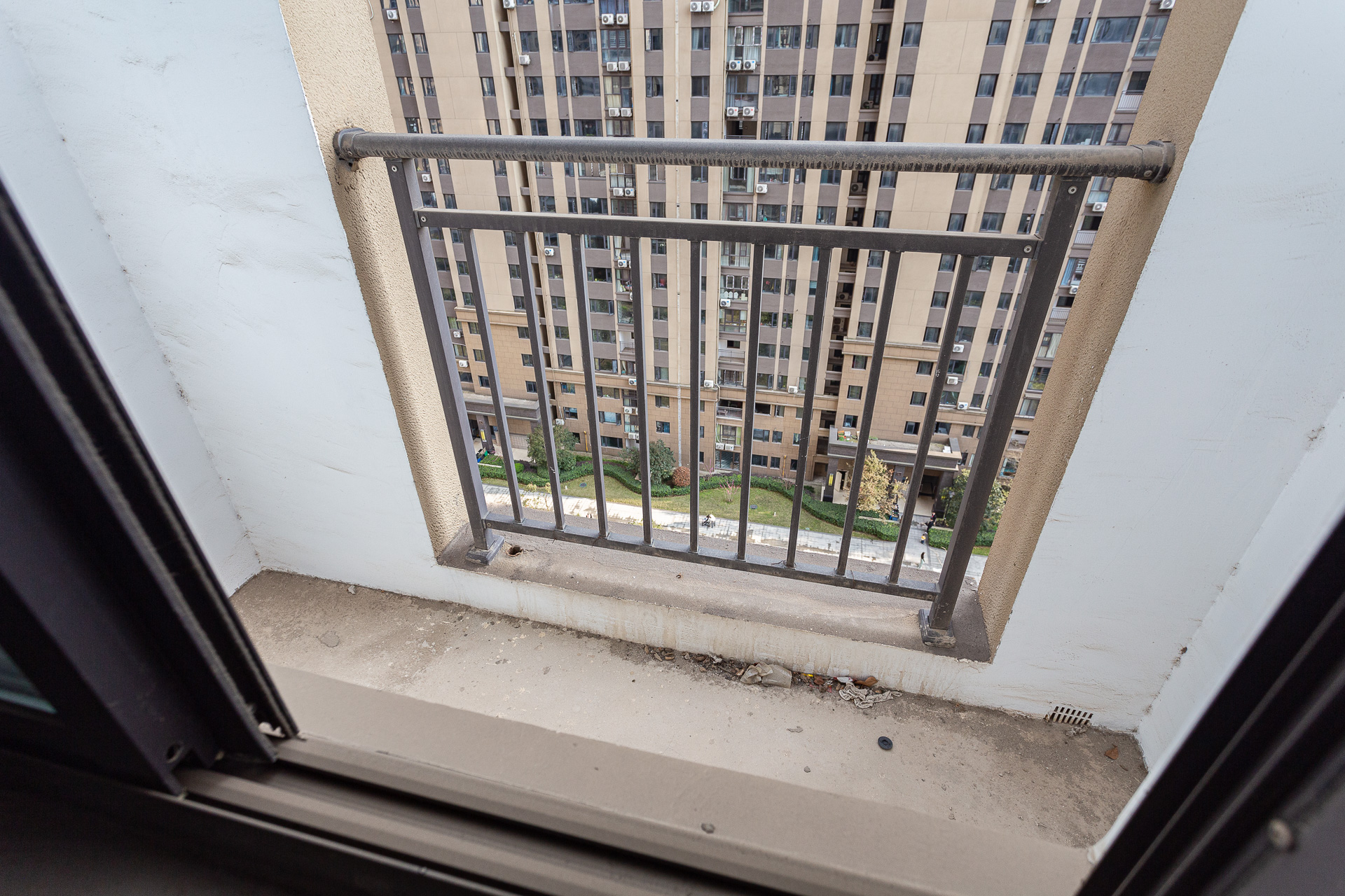 勤诚达境界城 4室2厅2卫 73.0万 勤诚达境界城 4室2厅2卫 73.0万阳台