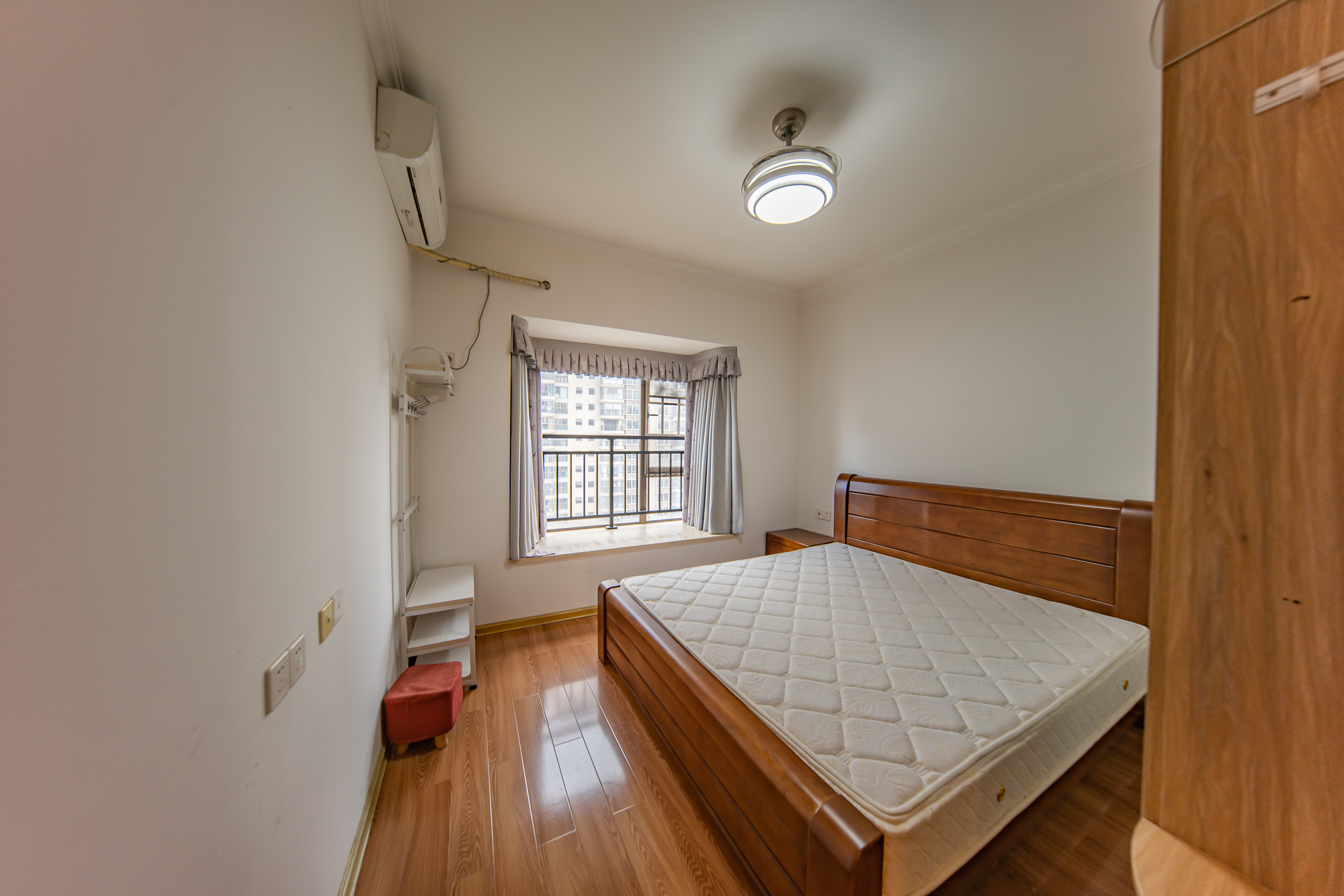 江山帝景哈佛 3室2厅1卫 80.0万 江山帝景哈佛 3室2厅1卫 80.0万卧室