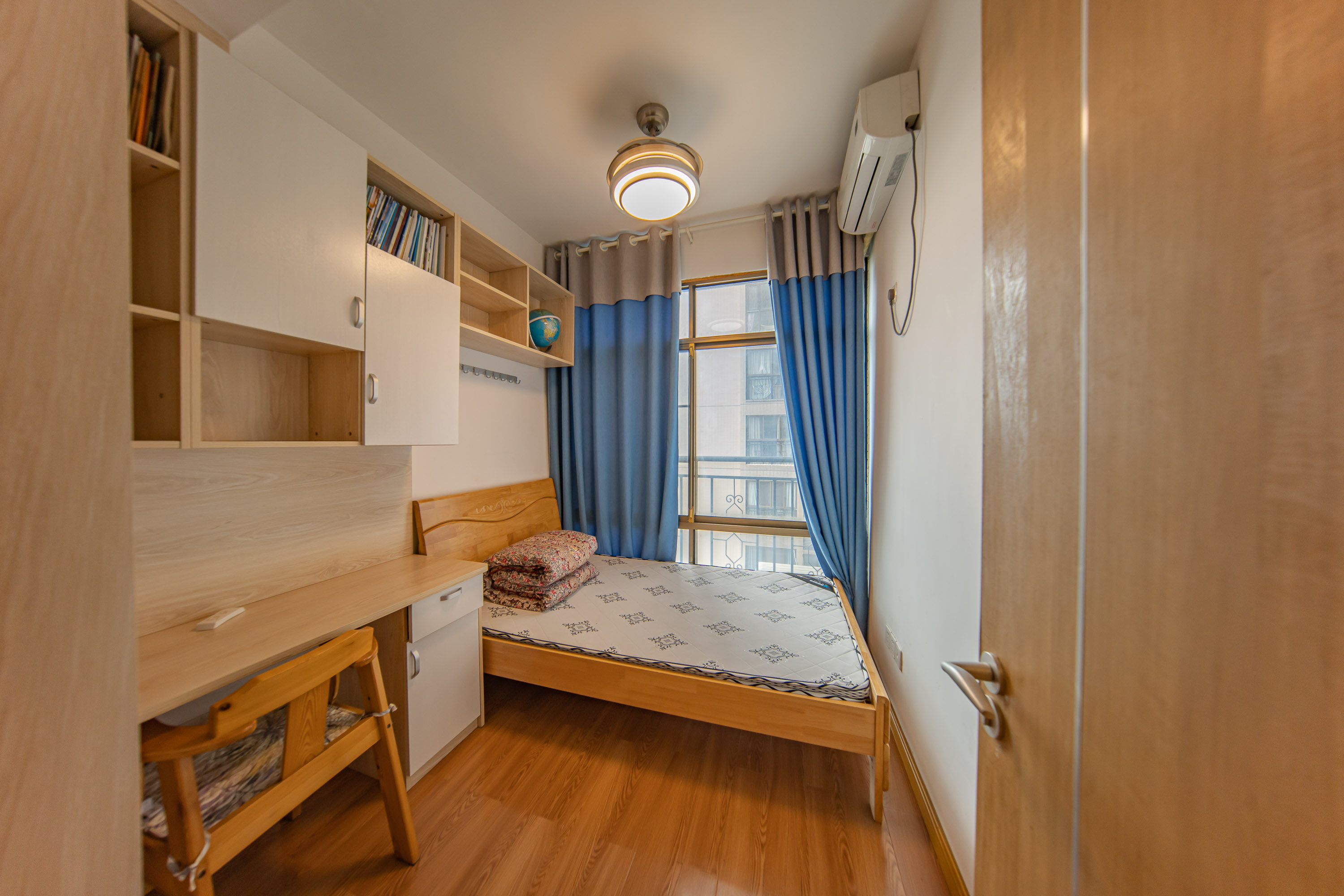 江山帝景哈佛 3室2厅1卫 80.0万 江山帝景哈佛 3室2厅1卫 80.0万卧室