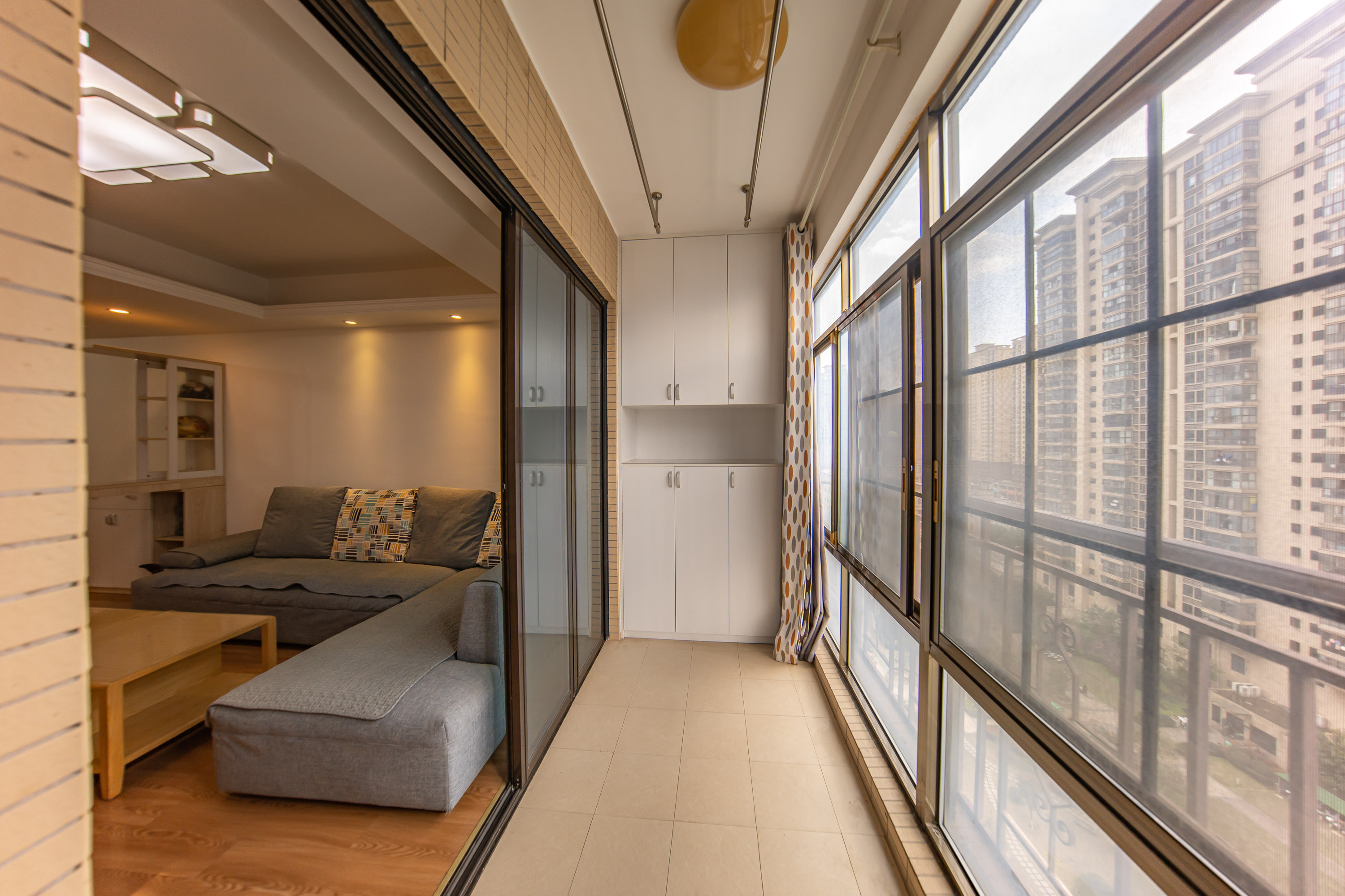 江山帝景哈佛 3室2厅1卫 80.0万 江山帝景哈佛 3室2厅1卫 80.0万阳台