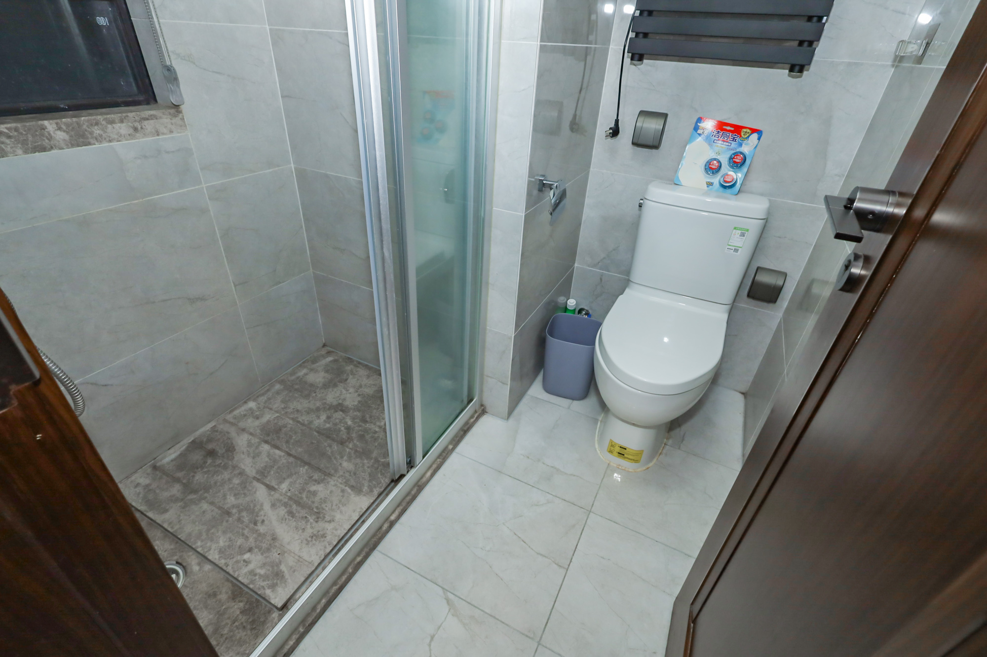 万科里金域滨江 4室2厅2卫 275.0万 万科里金域滨江 4室2厅2卫 275.0万卫生间