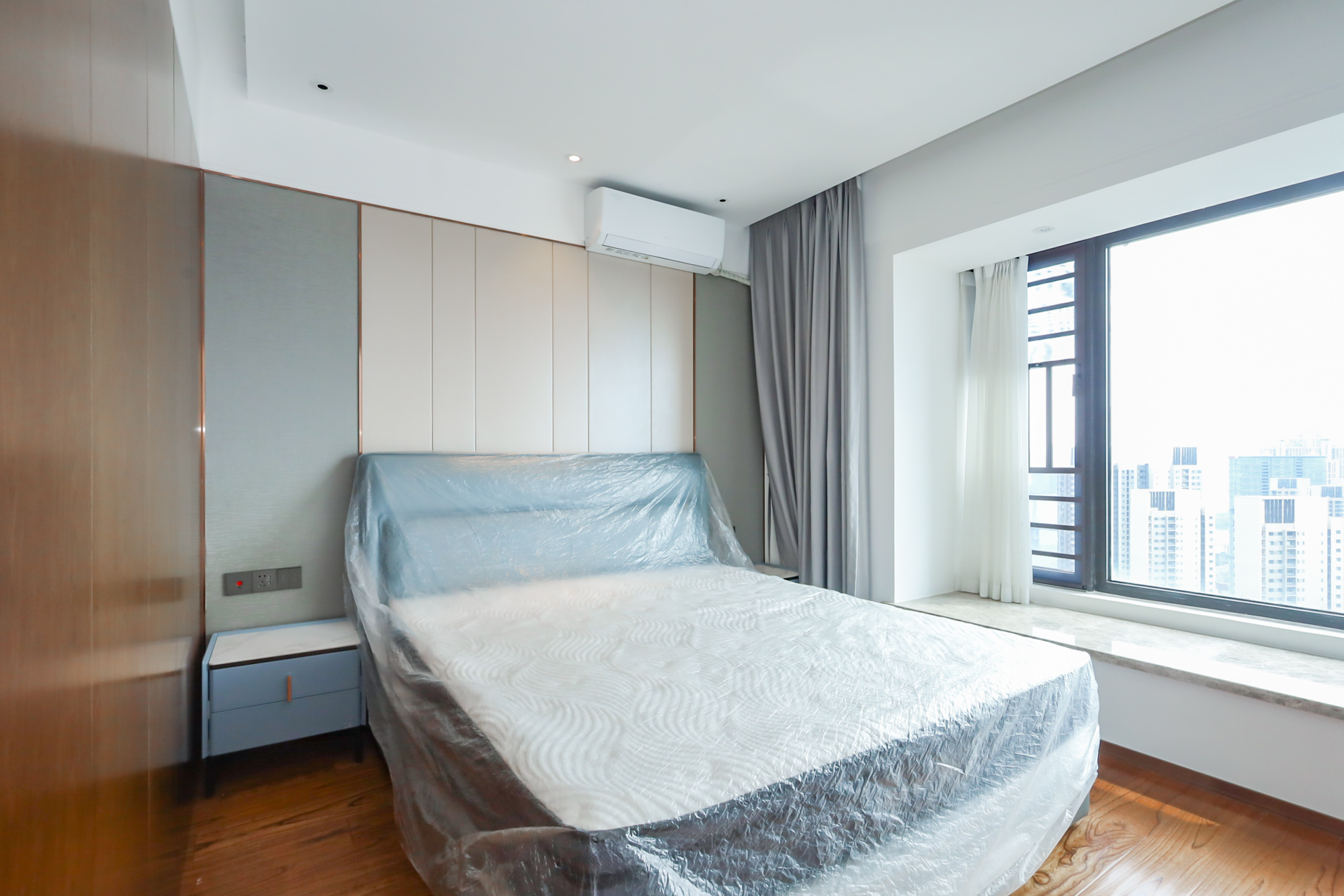 万科里金域滨江 4室2厅2卫 275.0万 万科里金域滨江 4室2厅2卫 275.0万卧室