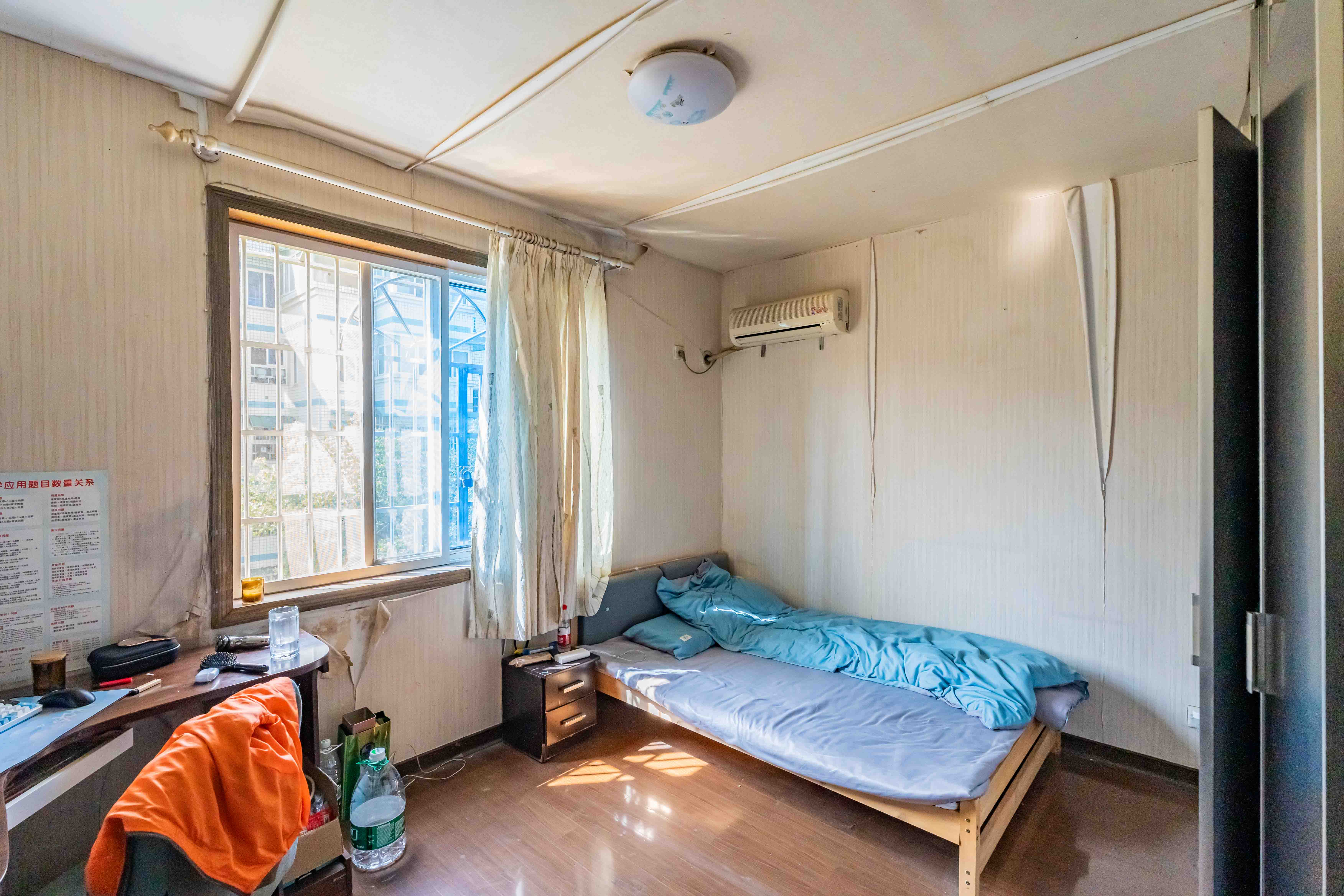 四方小区 2室2厅1卫 45.0万 四方小区 2室2厅1卫 45.0万卧室