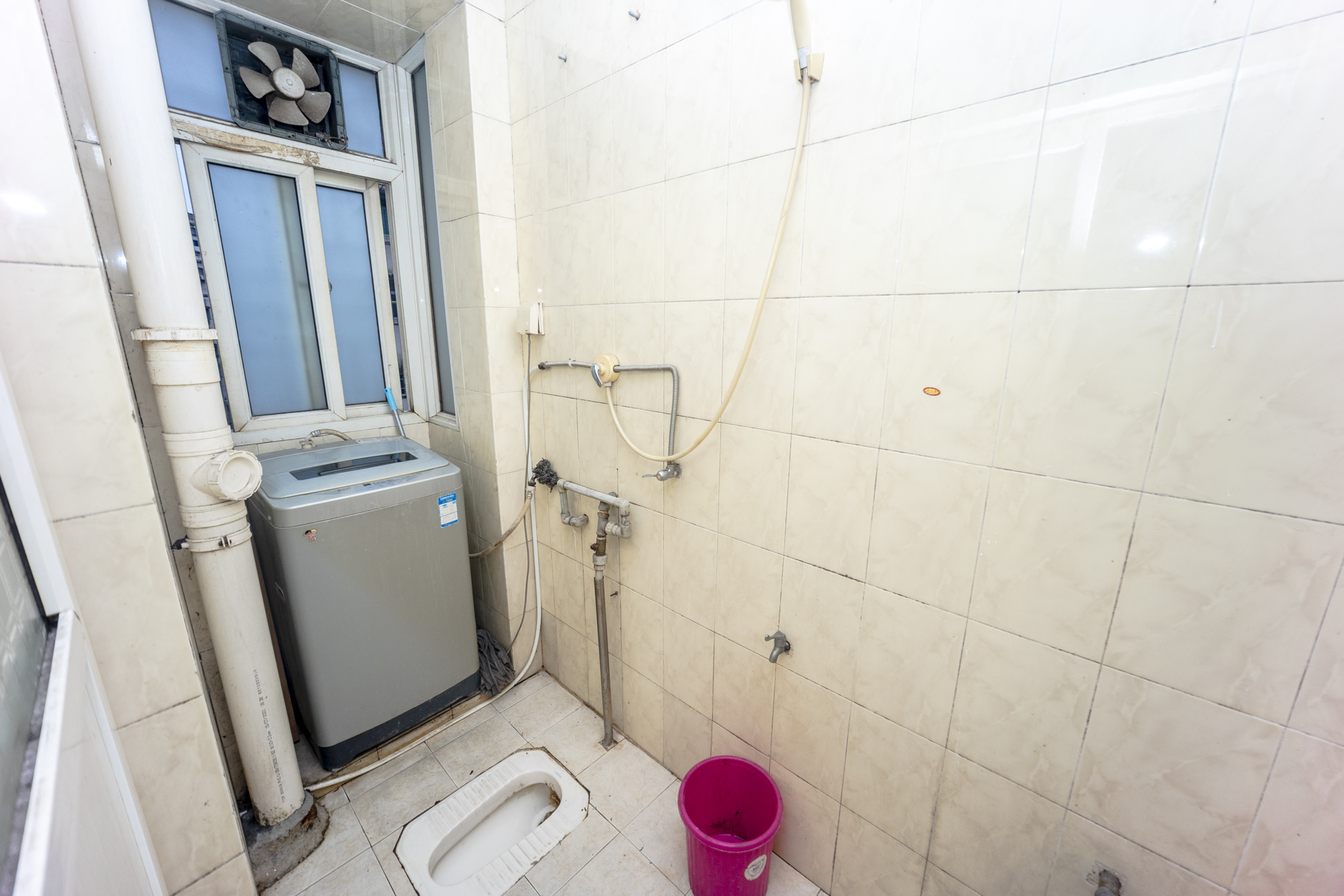 向东南社区  2室2厅1卫    38.0万 向东南社区  2室2厅1卫    38.0万卫生间