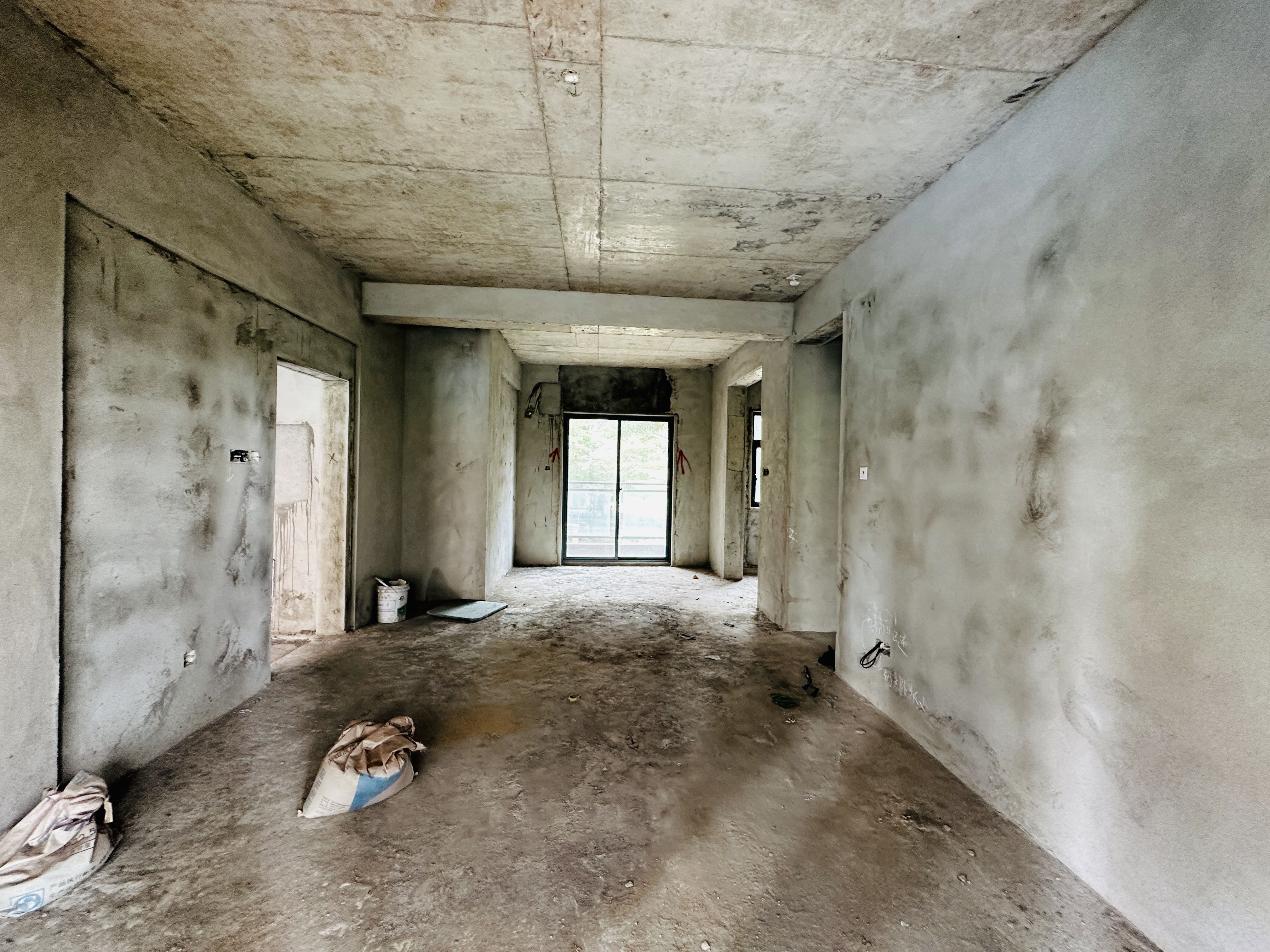 城投和盛园  3室2厅2卫    344.0万 城投和盛园  3室2厅2卫    344.0万客厅