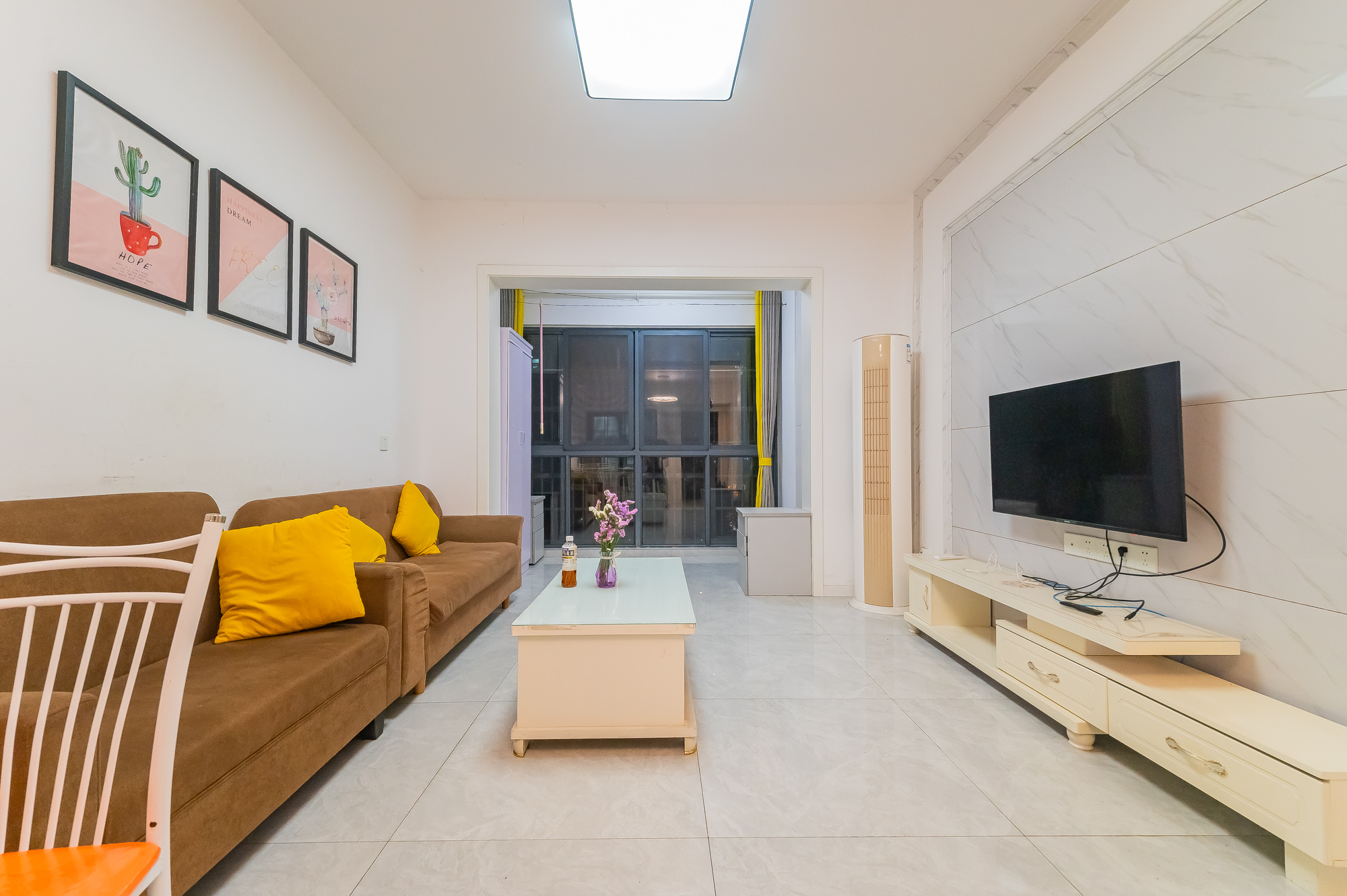 海伦春天 2室1厅1卫 59.7万 海伦春天 2室1厅1卫 59.7万客厅