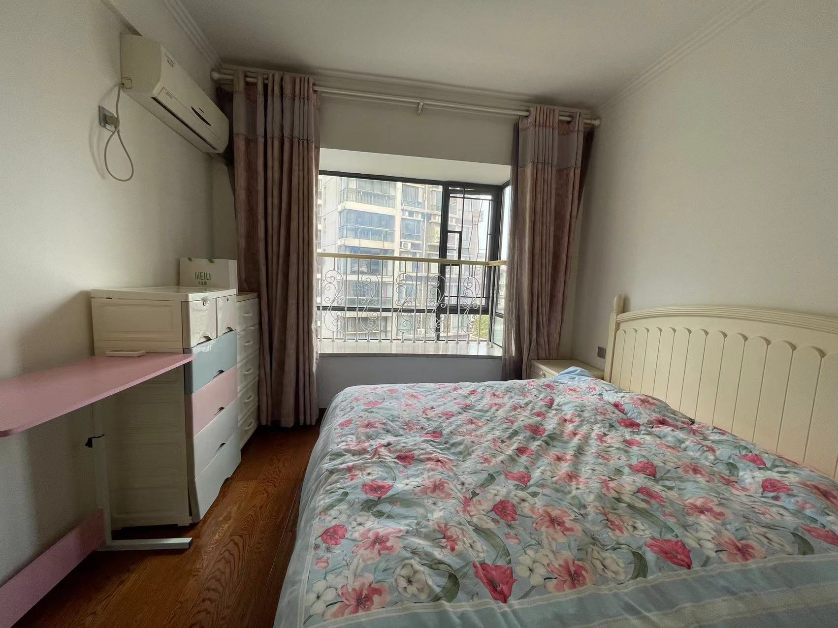 城市风景 4室2厅2卫 69.8万 城市风景 4室2厅2卫 69.8万室内图