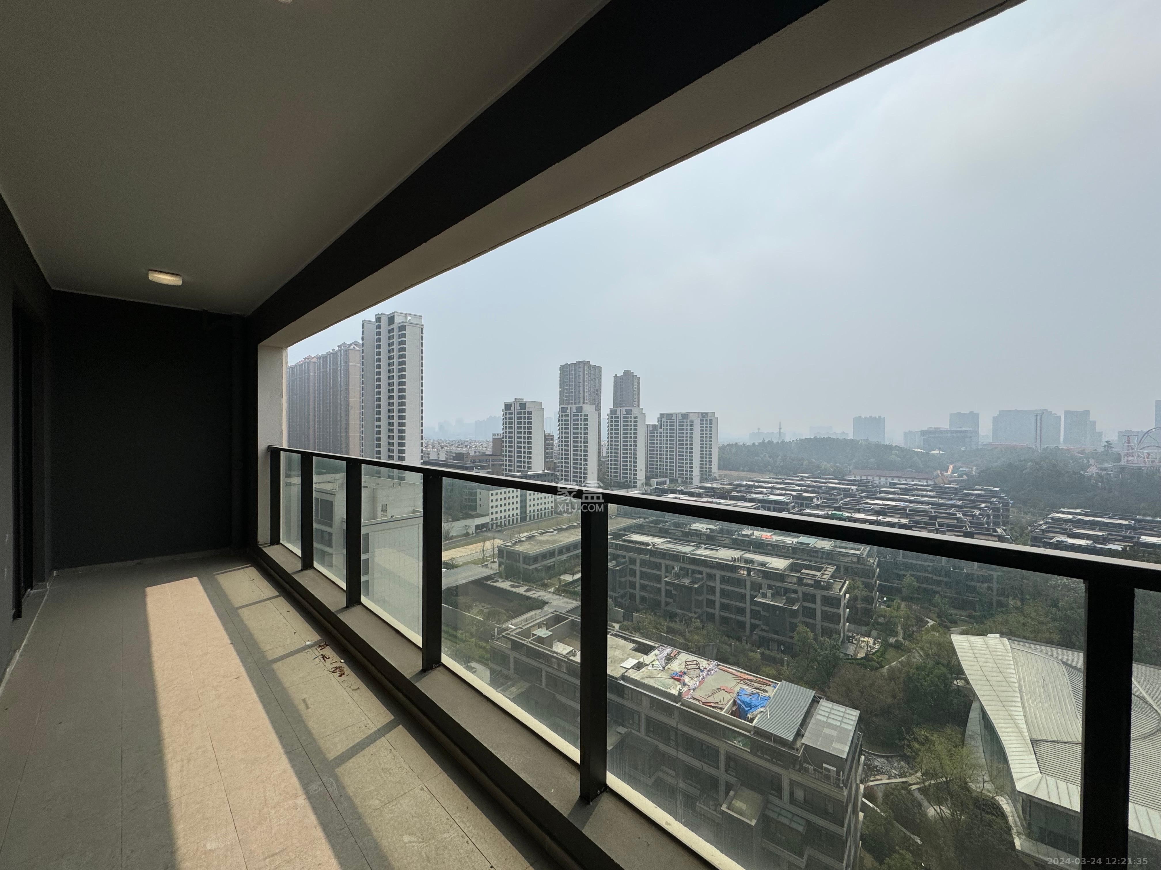 东原麓印长江B区  4室2厅3卫   7000.00元/月室内图