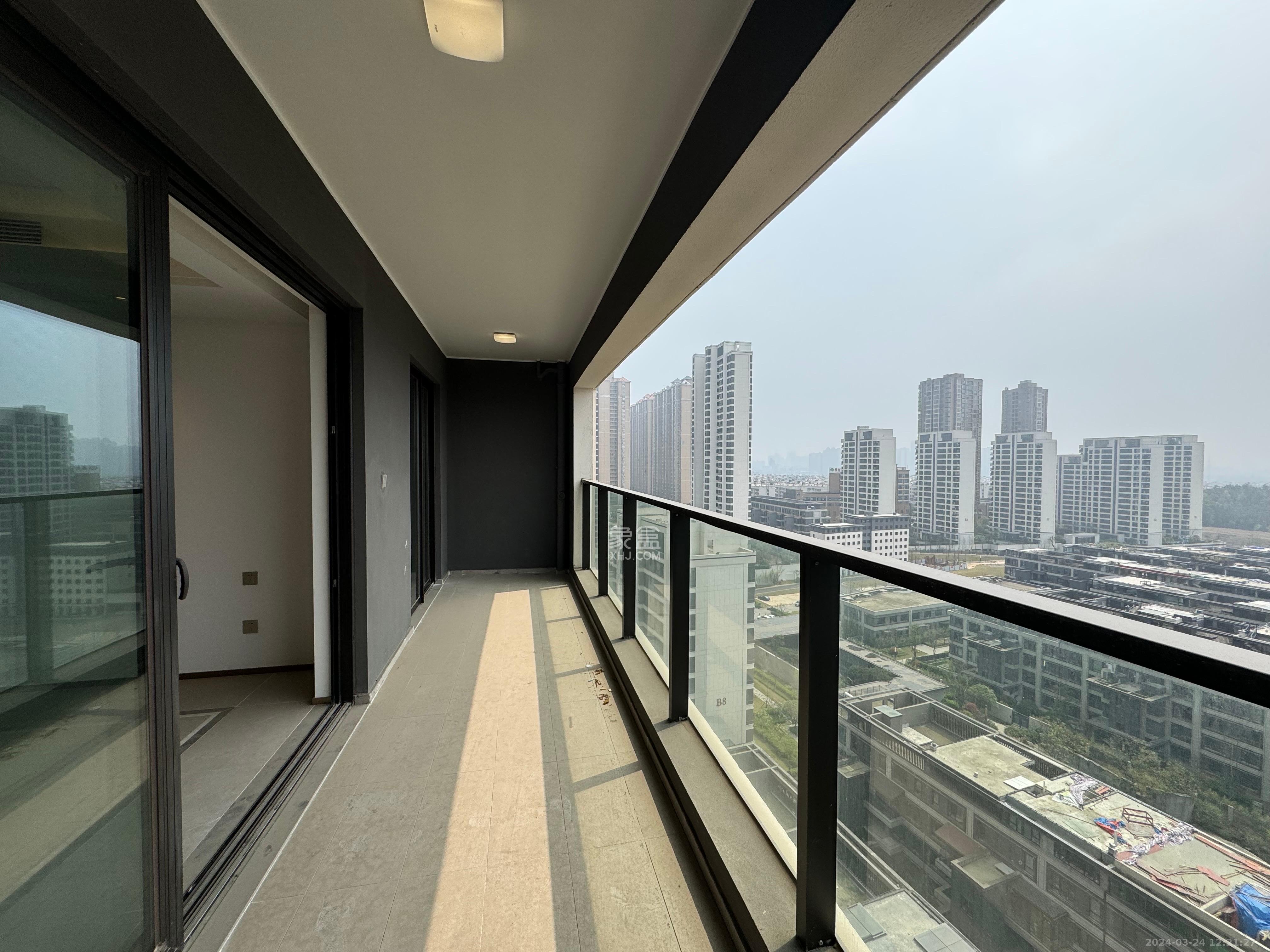 东原麓印长江B区  4室2厅3卫   7000.00元/月室内图1
