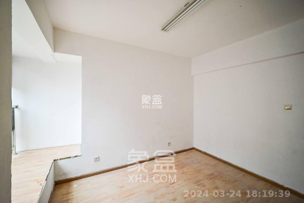 新城新世界一二三期  3室2厅1卫   3800.00元/月室内图