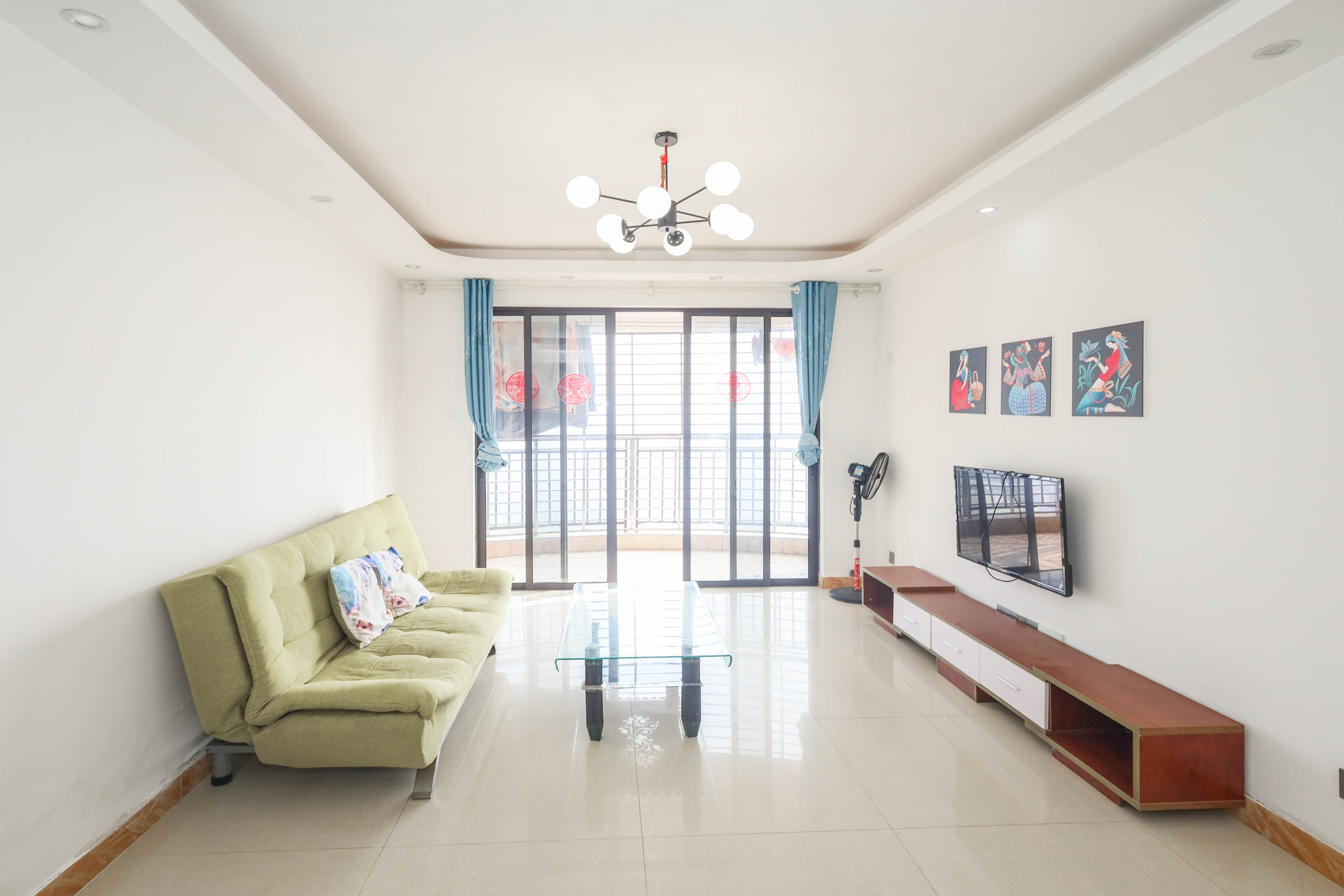 保利麓谷林语F区 3室2厅1卫 81.0万 保利麓谷林语F区 3室2厅1卫 81.0万客厅