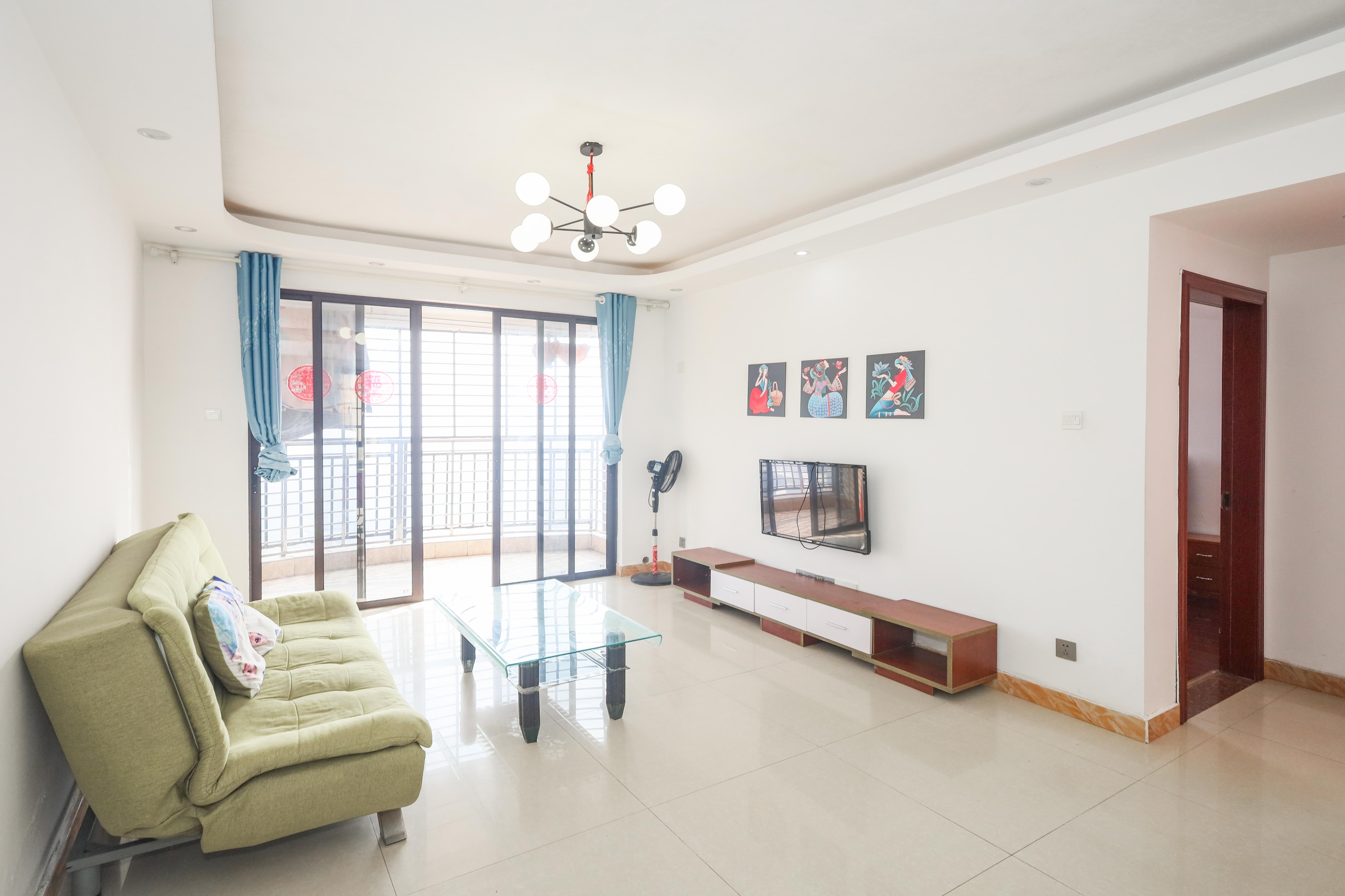 保利麓谷林语F区 3室2厅1卫 81.0万 保利麓谷林语F区 3室2厅1卫 81.0万客厅