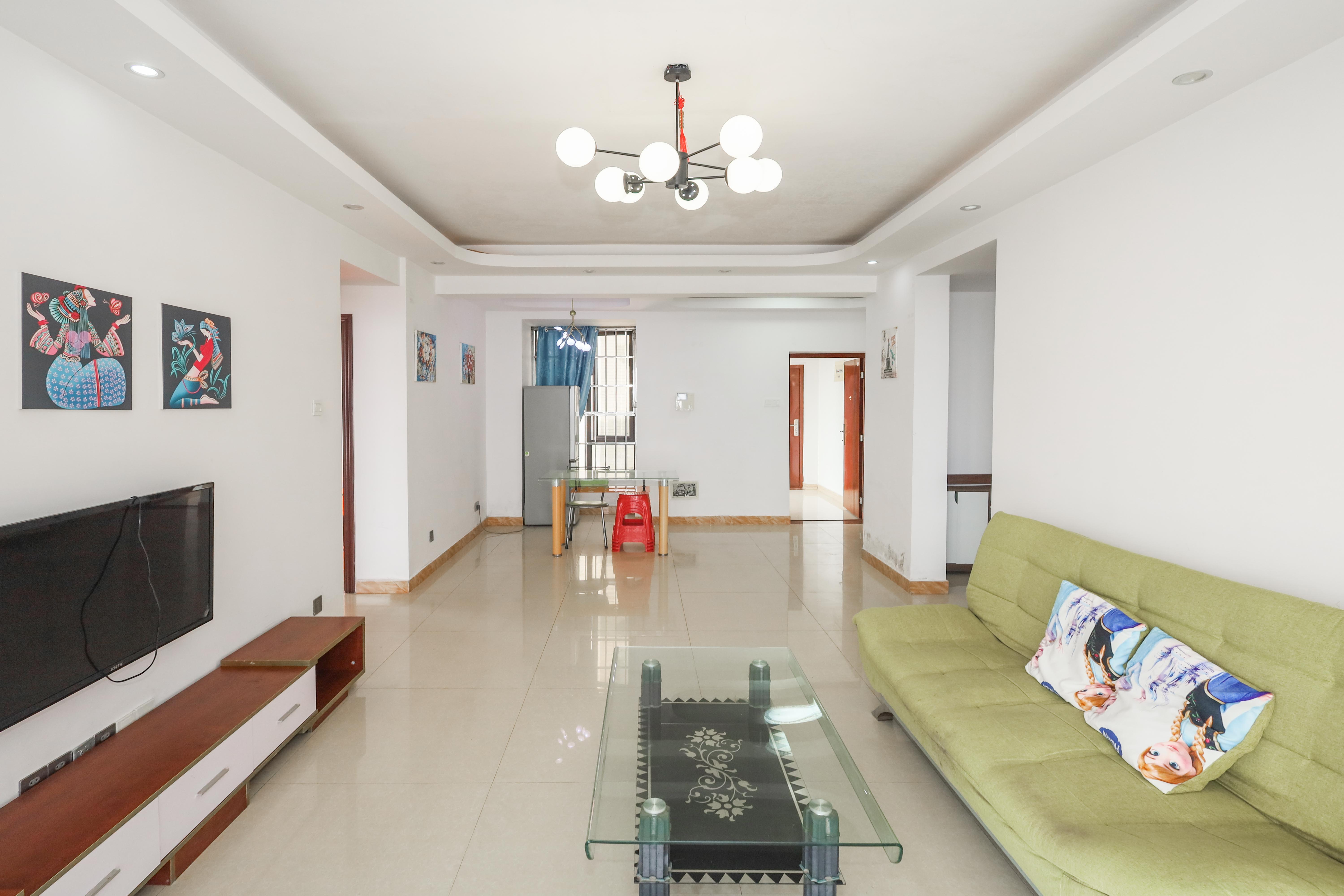 保利麓谷林语F区 3室2厅1卫 81.0万 保利麓谷林语F区 3室2厅1卫 81.0万客厅