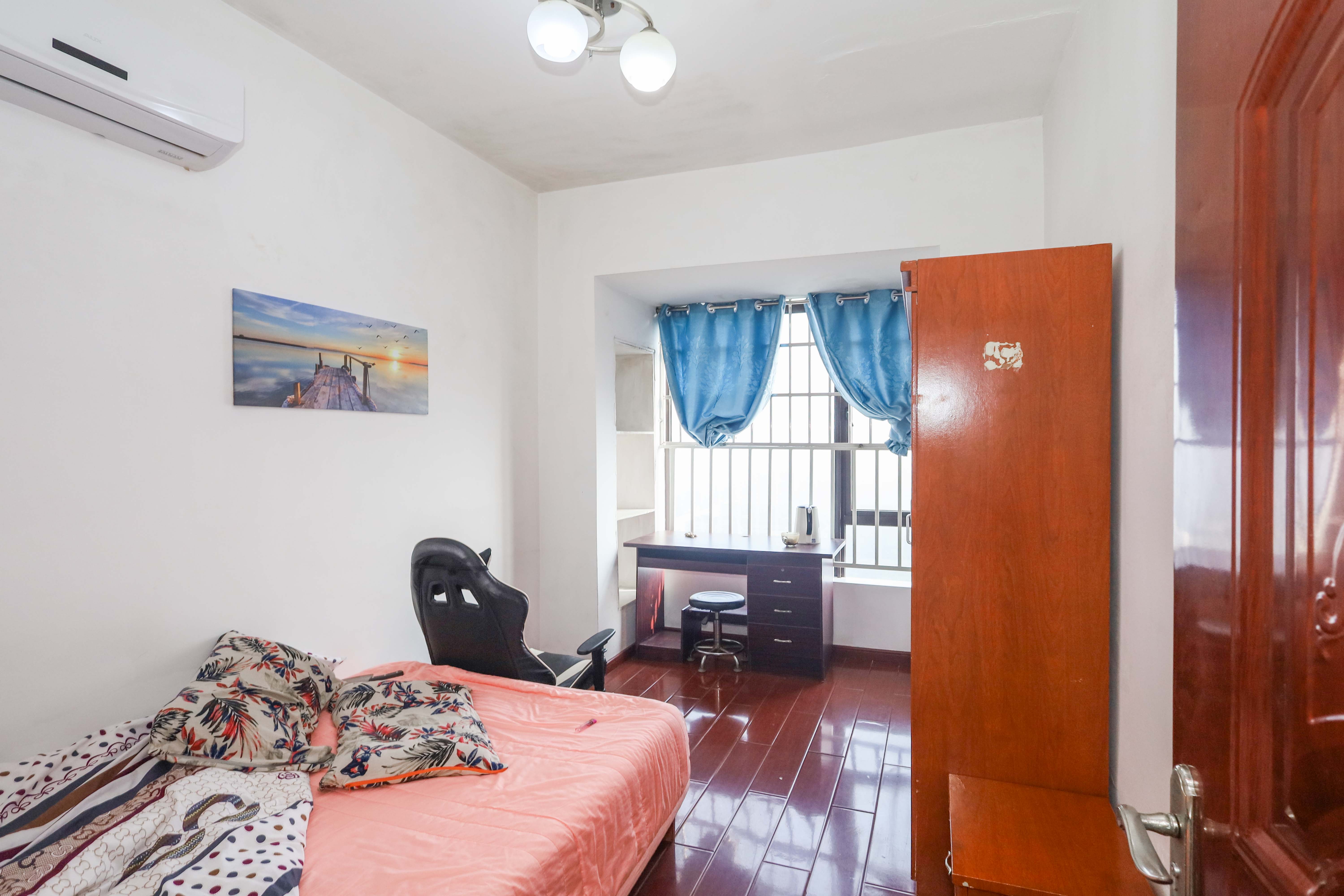 保利麓谷林语F区 3室2厅1卫 81.0万 保利麓谷林语F区 3室2厅1卫 81.0万卧室