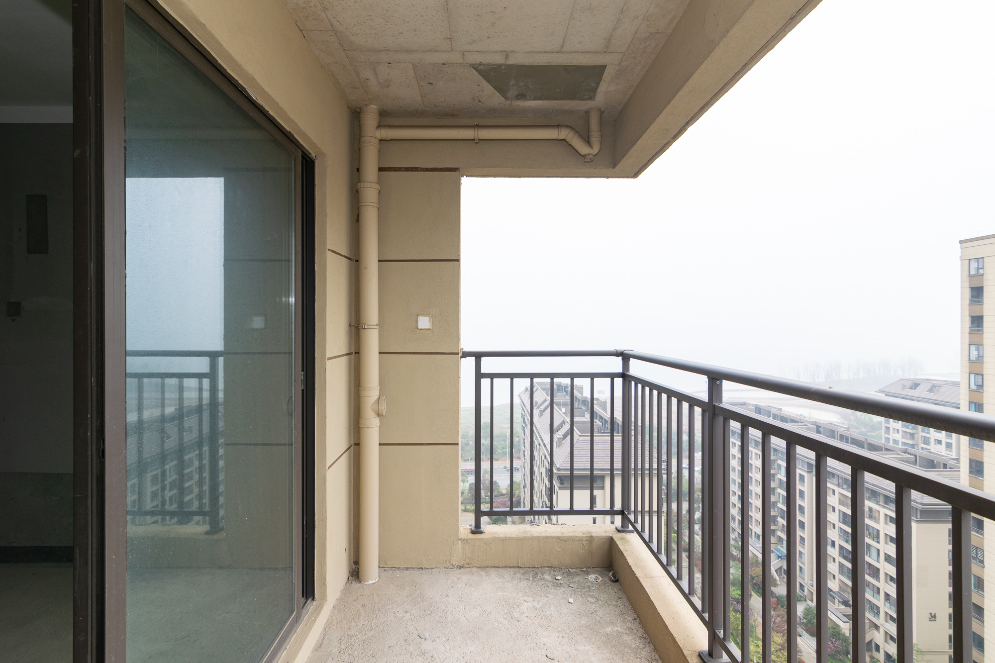 华润桃源里  3室2厅2卫    66.0万 华润桃源里  3室2厅2卫    66.0万阳台