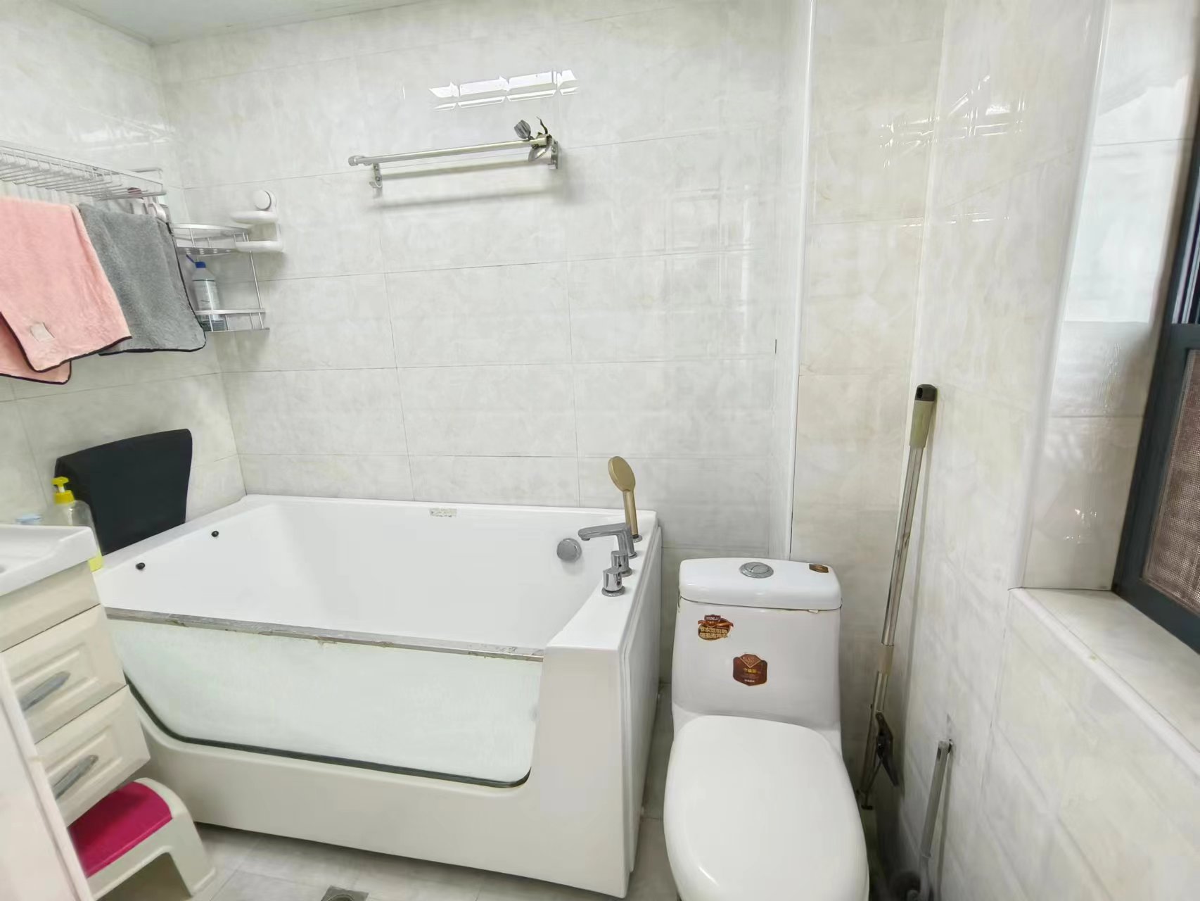 圣华名城建设北路110号 4室2厅2卫 52.8万 圣华名城建设北路110号 4室2厅2卫 52.8万室内图