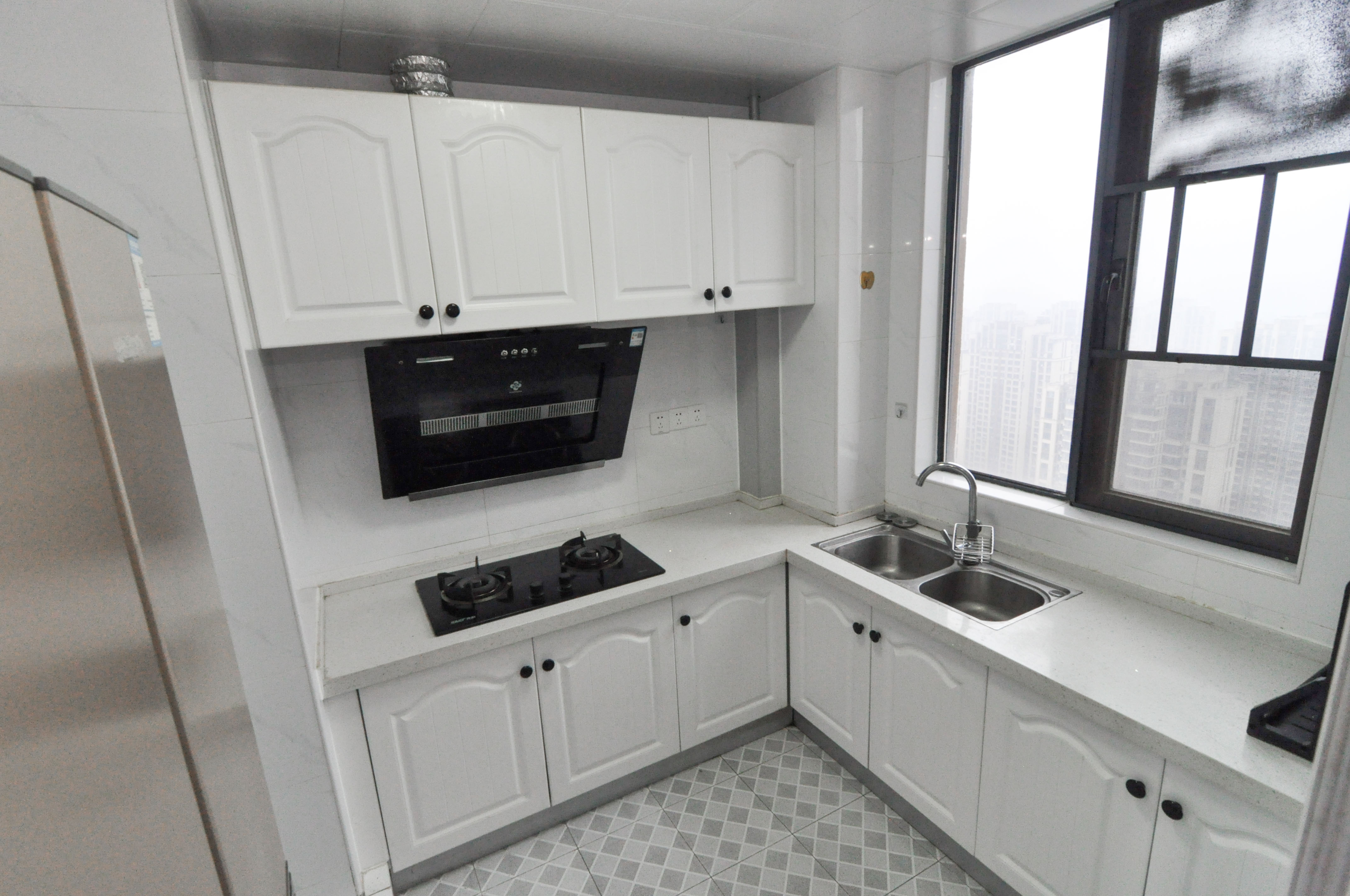 中建梅溪湖中心  4室2厅2卫    168.0万厨房