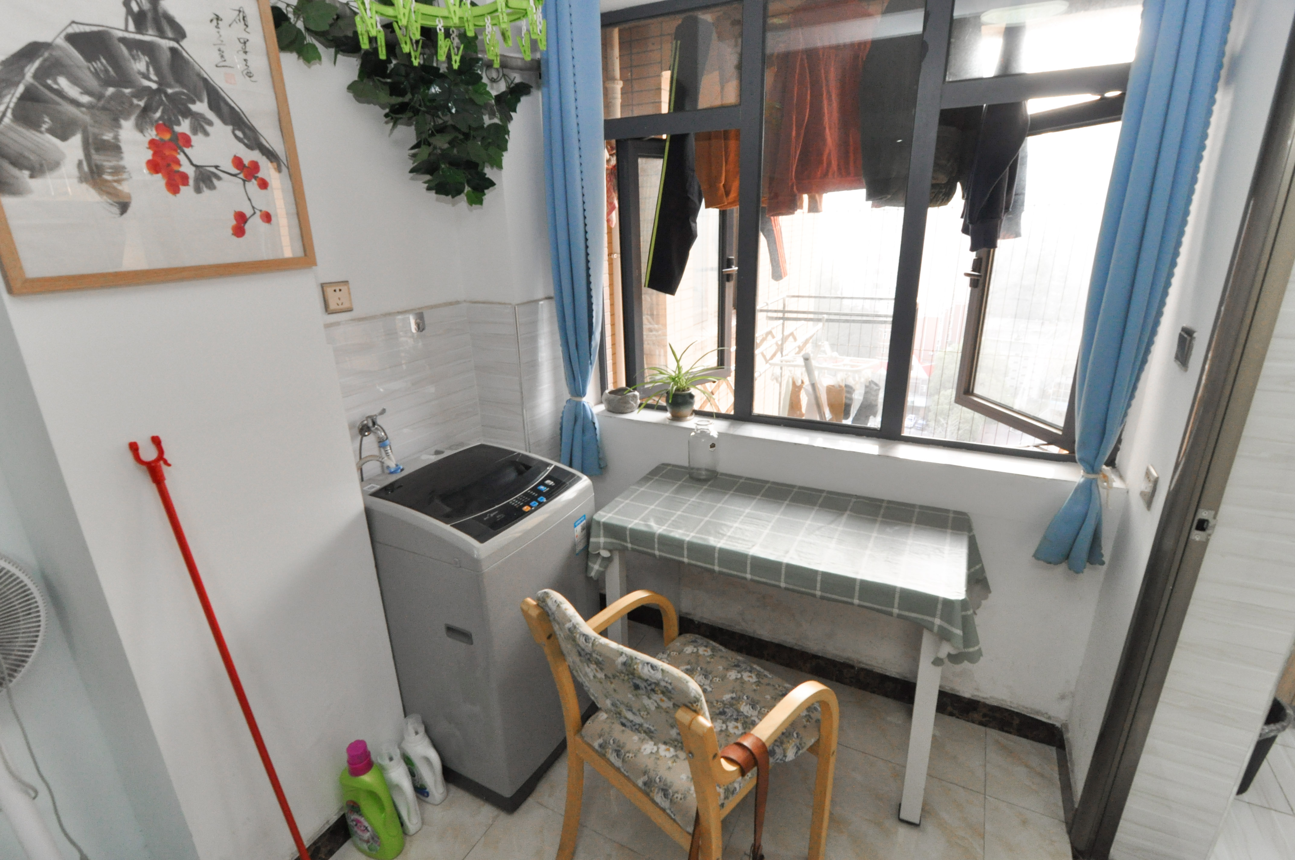 西子湖畔沃府  1室1厅1卫   32.80万卧室