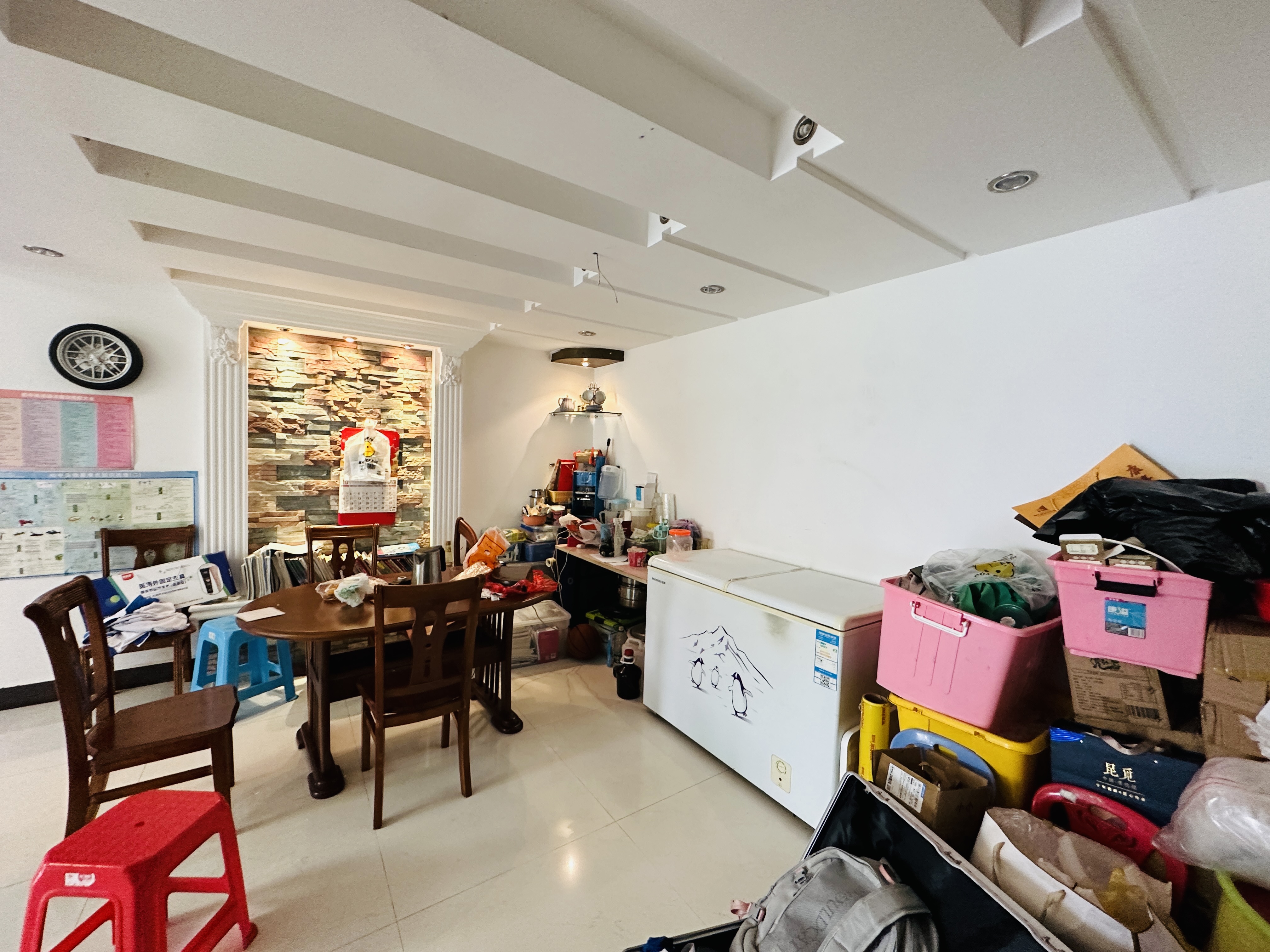 银谷苑  3室1厅1卫   145.00万 银谷苑  3室1厅1卫   145.00万客厅