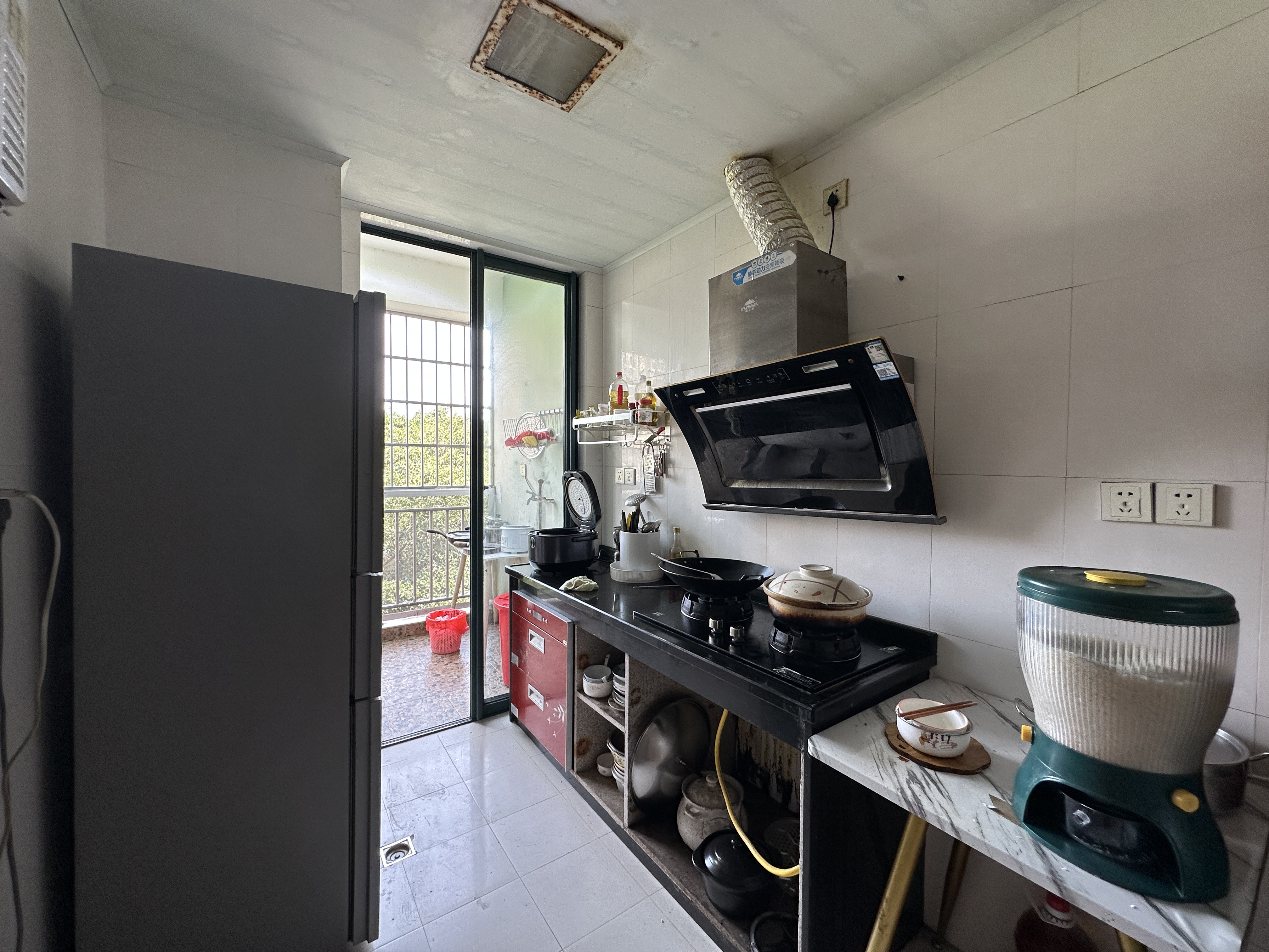 都市森林 3室2厅2卫 199.0万 都市森林 3室2厅2卫 199.0万厨房