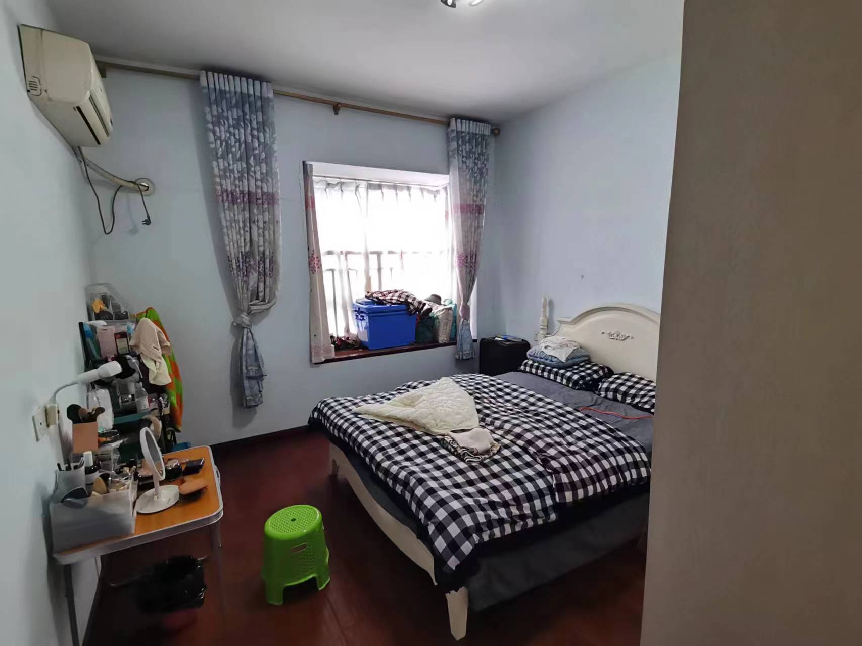 芦淞区蓝天花园 5室2厅2卫 55.00万 芦淞区蓝天花园 5室2厅2卫 55.00万室内图