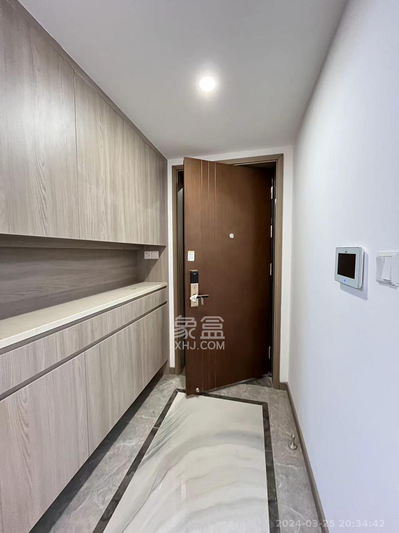 越秀亲爱里  4室2厅2卫   2800.00元/月室内图