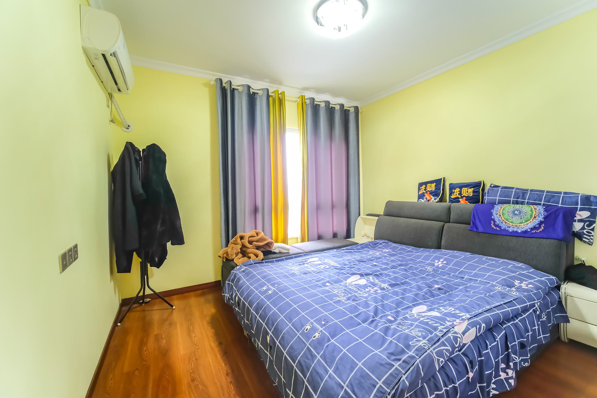 荣盛花语城 3室2厅1卫 76.0万 荣盛花语城 3室2厅1卫 76.0万卧室