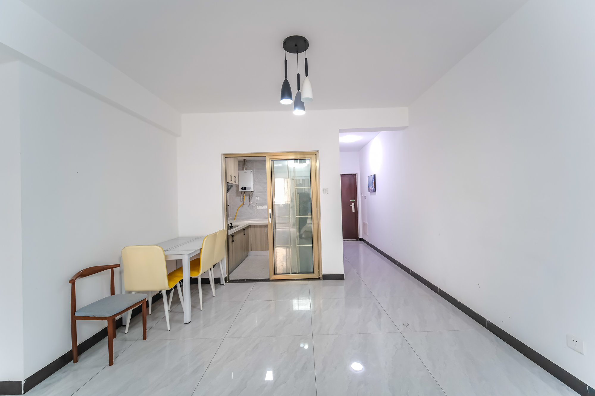 和悦城(蟠龙景苑) 3室2厅1卫 60.0万 和悦城(蟠龙景苑) 3室2厅1卫 60.0万客厅