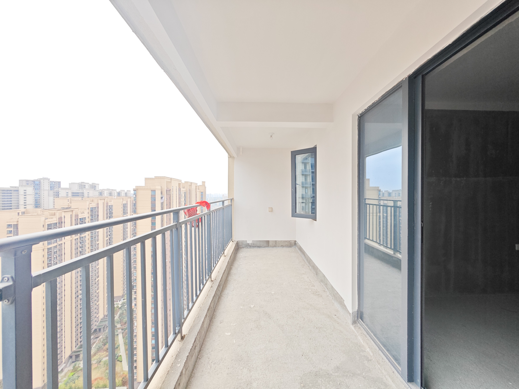 长房岭秀时代  3室2厅2卫    95.0万 长房岭秀时代  3室2厅2卫    95.0万阳台